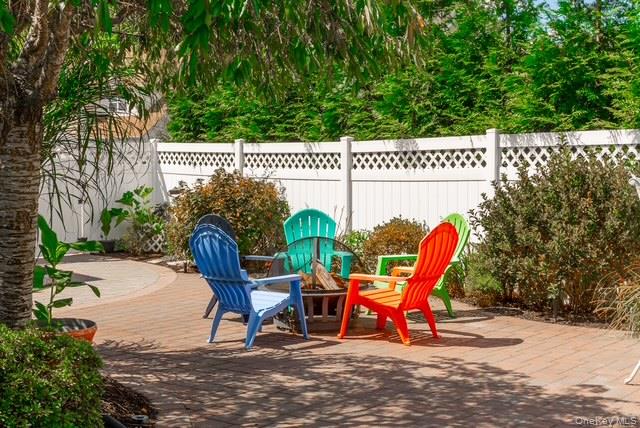 1 Laurel Lane, Holtsville, NY 11742