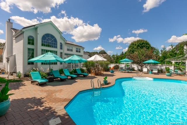 1 Laurel Lane, Holtsville, NY 11742