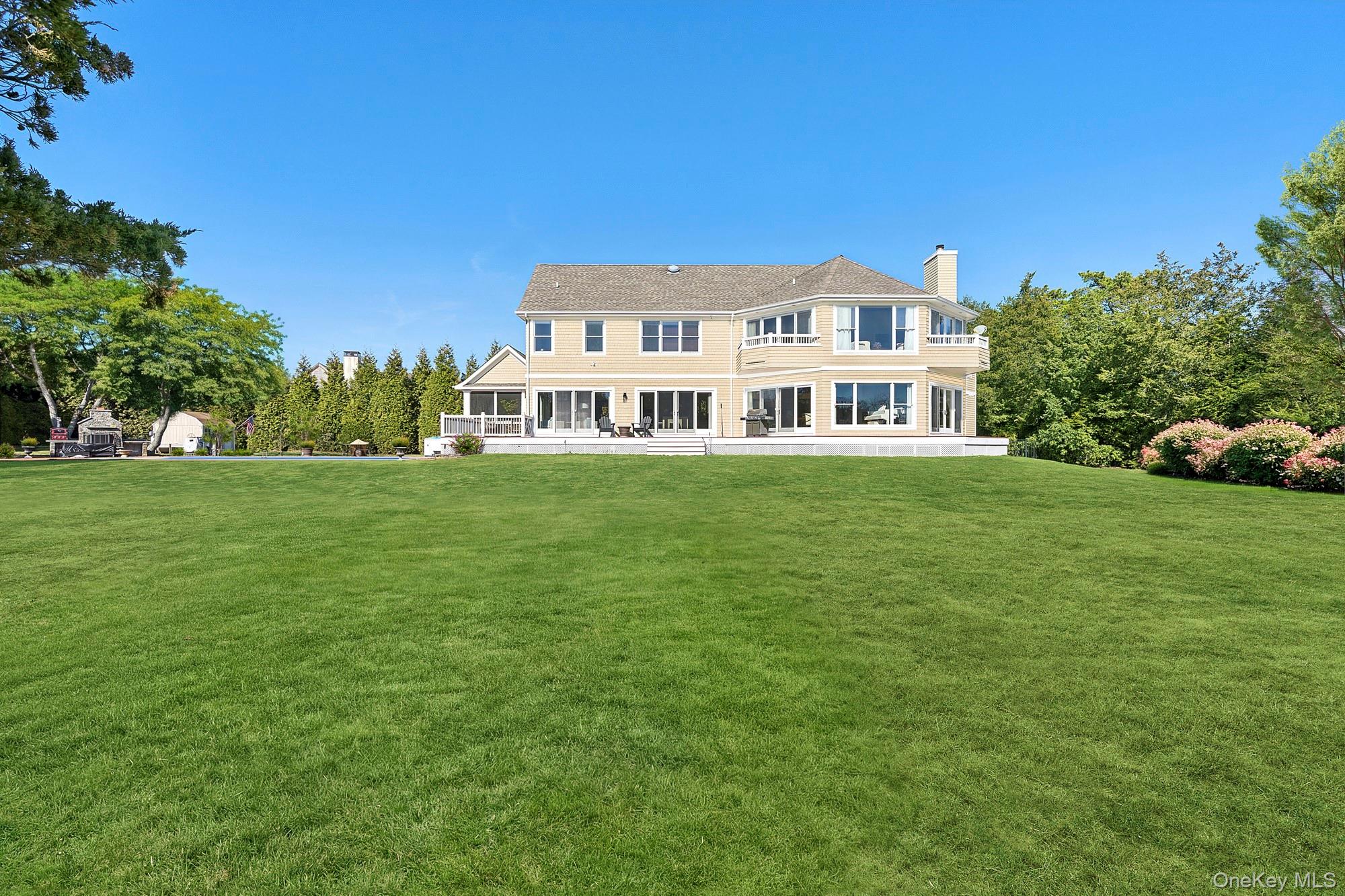 5 Woodcock Lane, Remsenburg, NY 11960