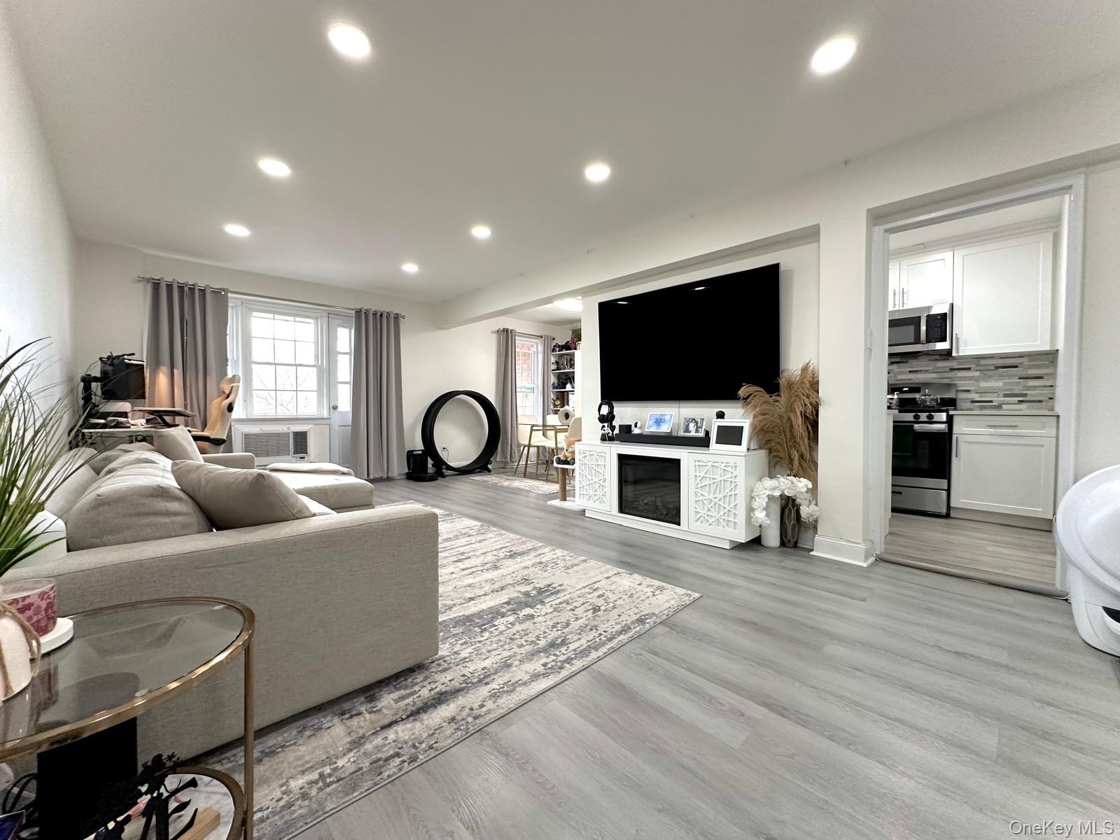 15115 84th Street # 3M, Howard Beach, NY 11414