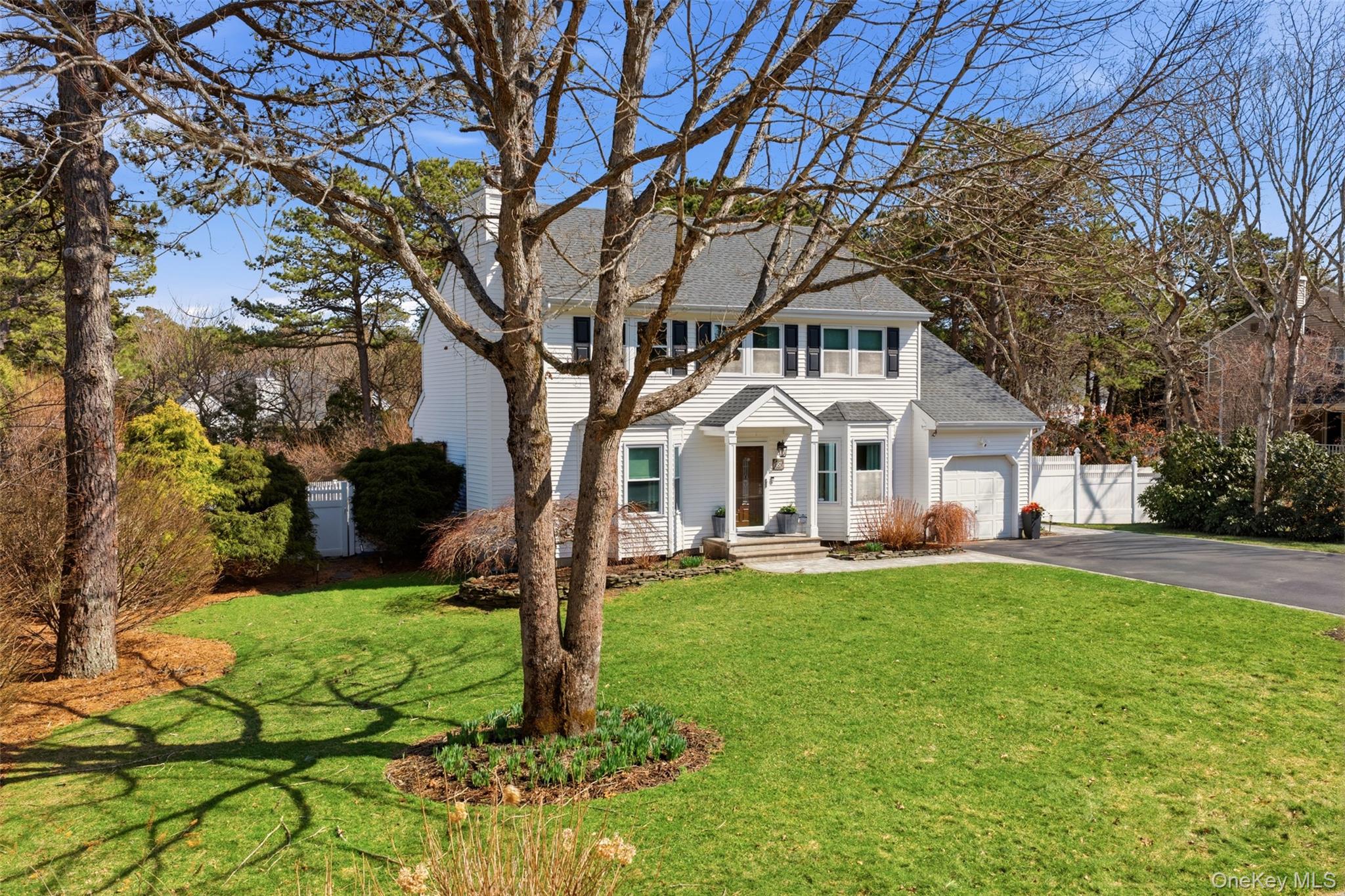 187 Natures Lane, Miller Place, NY 11764