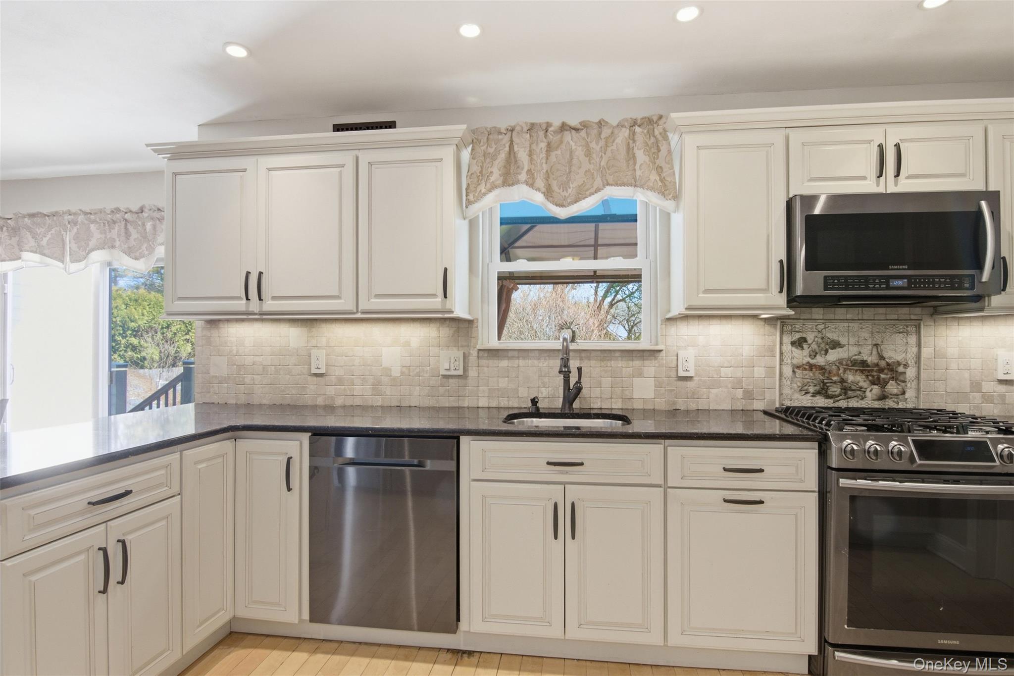 187 Natures Lane, Miller Place, NY 11764