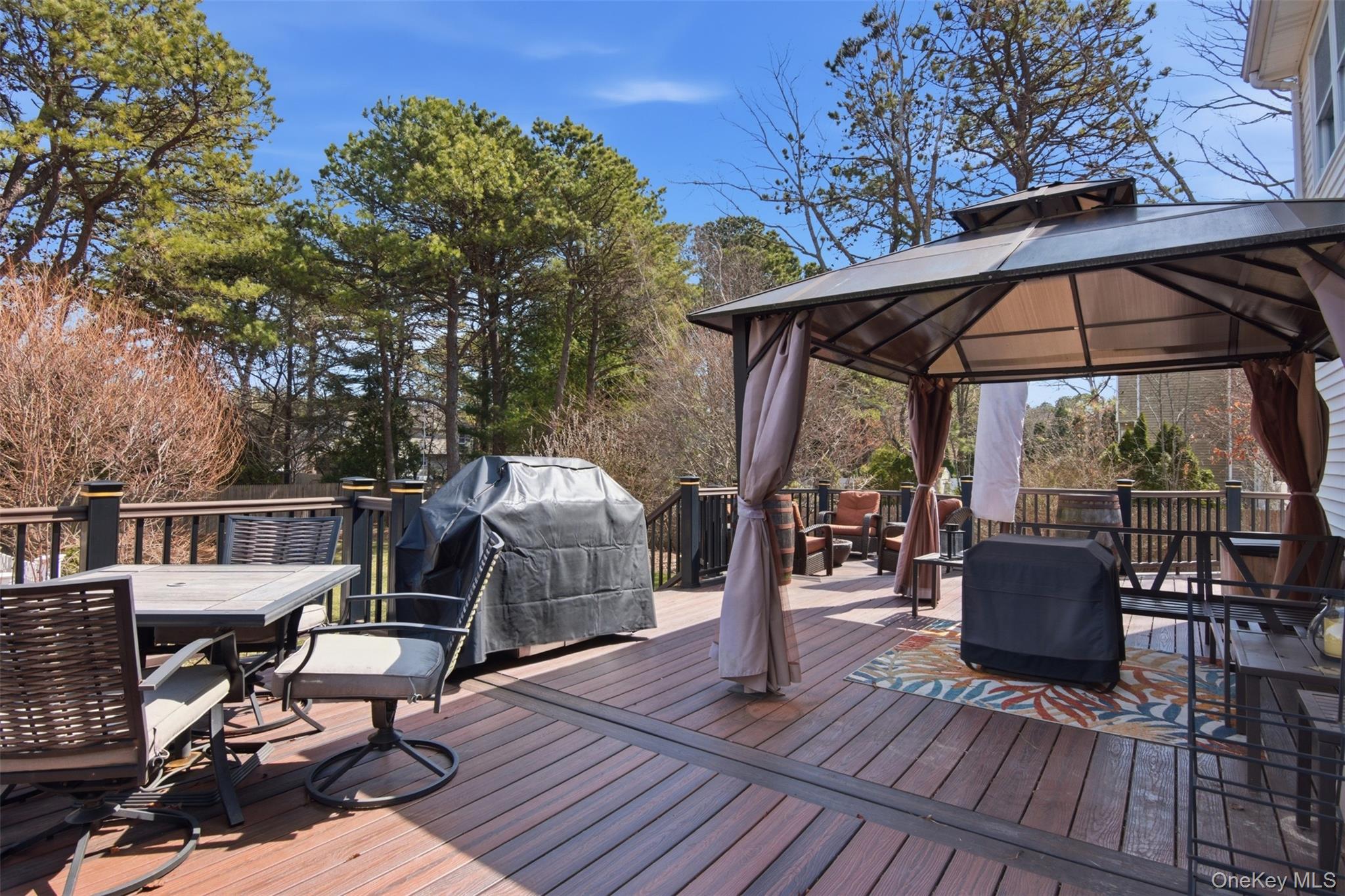 187 Natures Lane, Miller Place, NY 11764