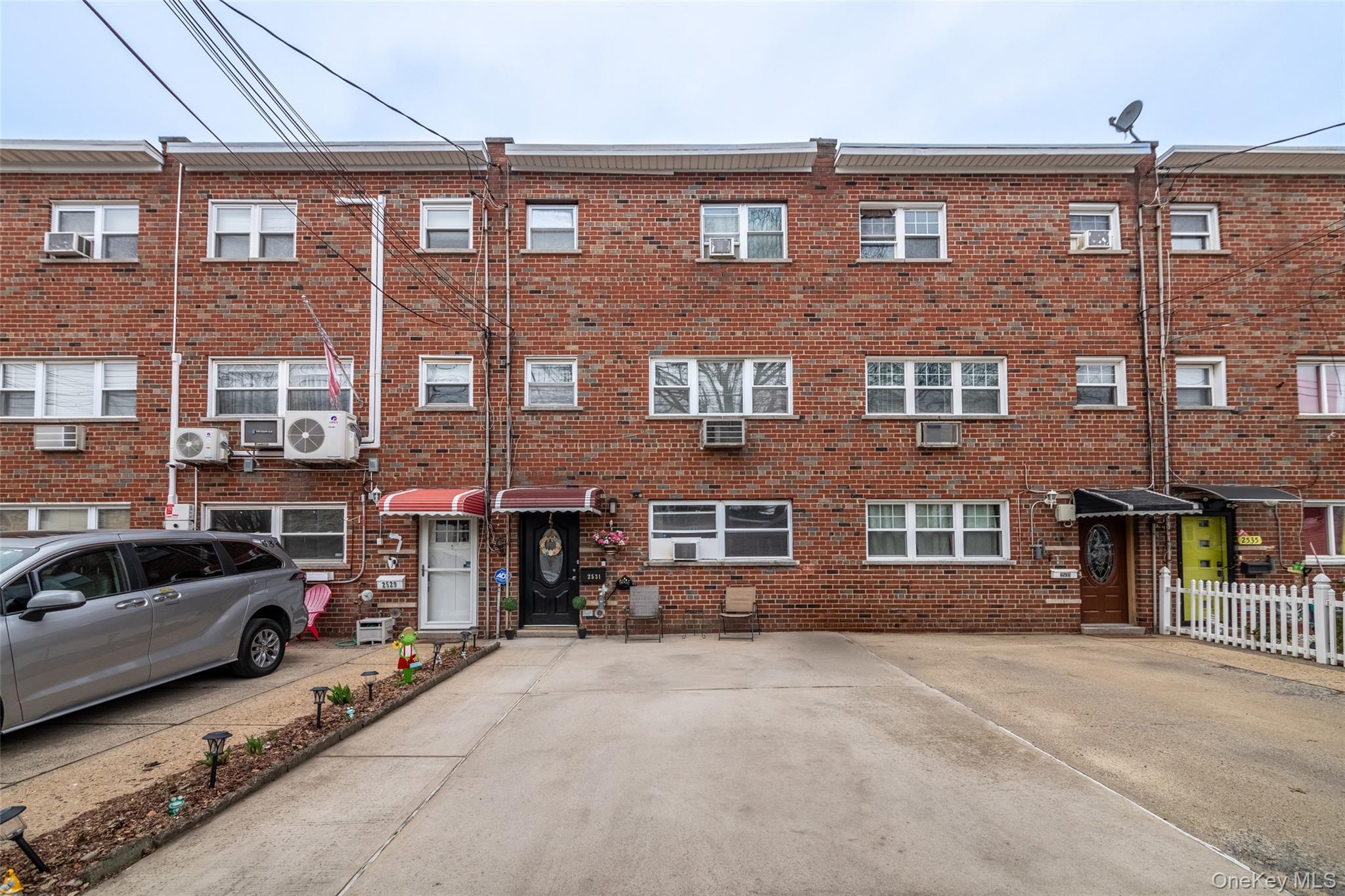 2531 Hollers Avenue, Bronx, NY 10475