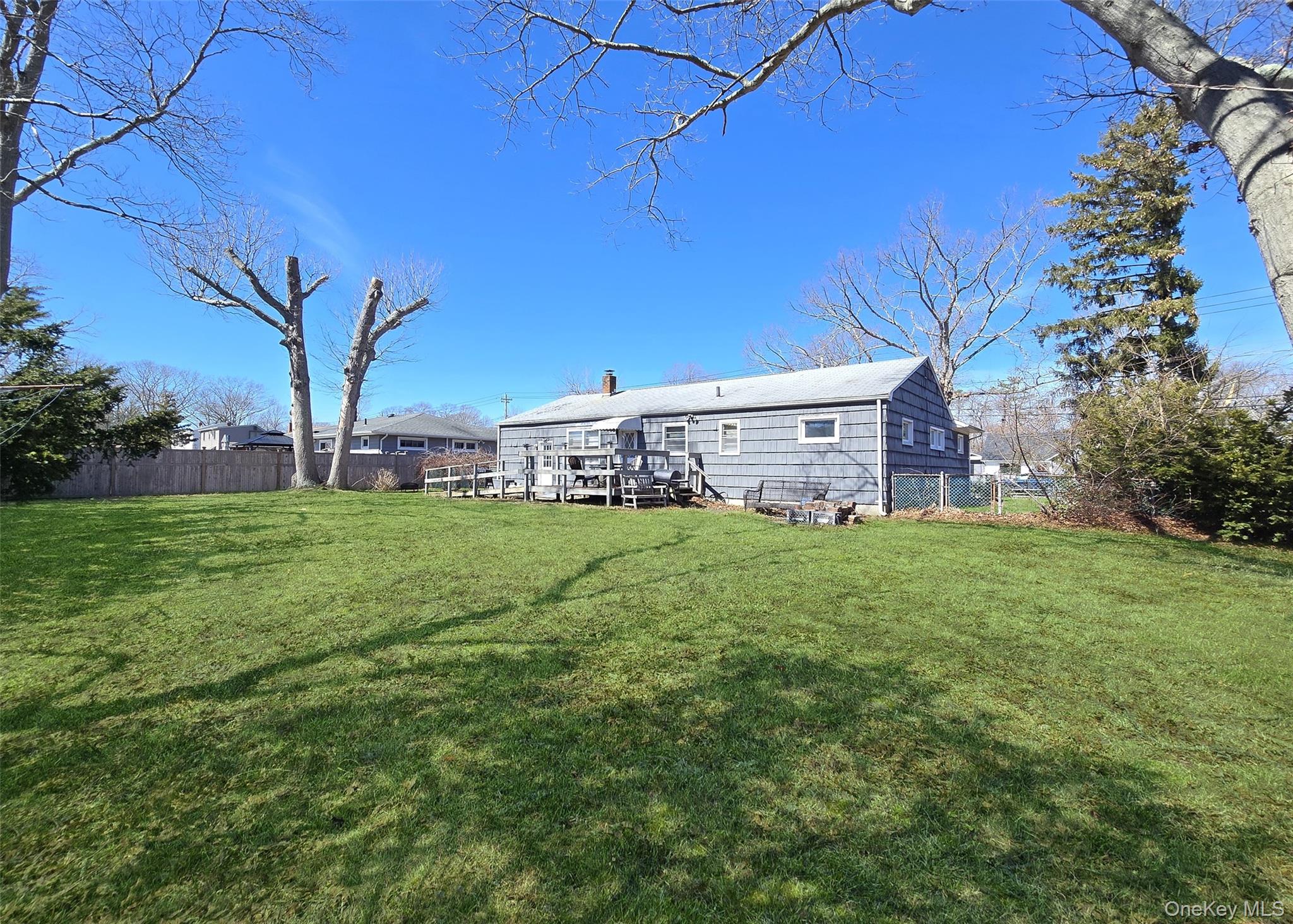 138 E Madison Street, East Islip, NY 11730