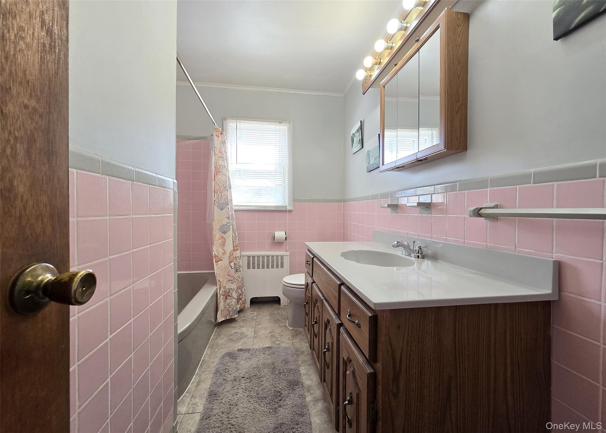 138 E Madison Street, East Islip, NY 11730