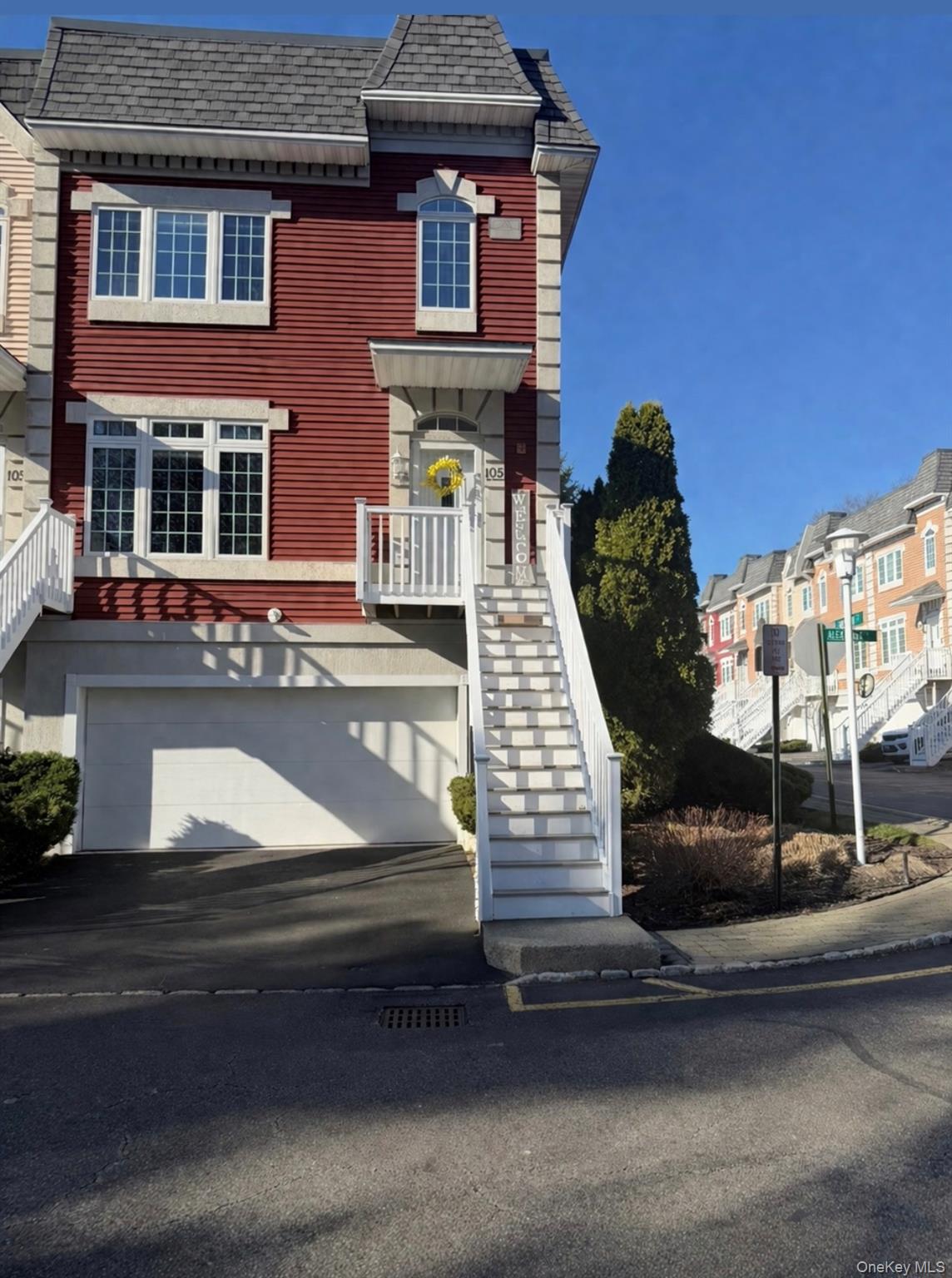 105 Alexander Court, Nanuet, NY 10954