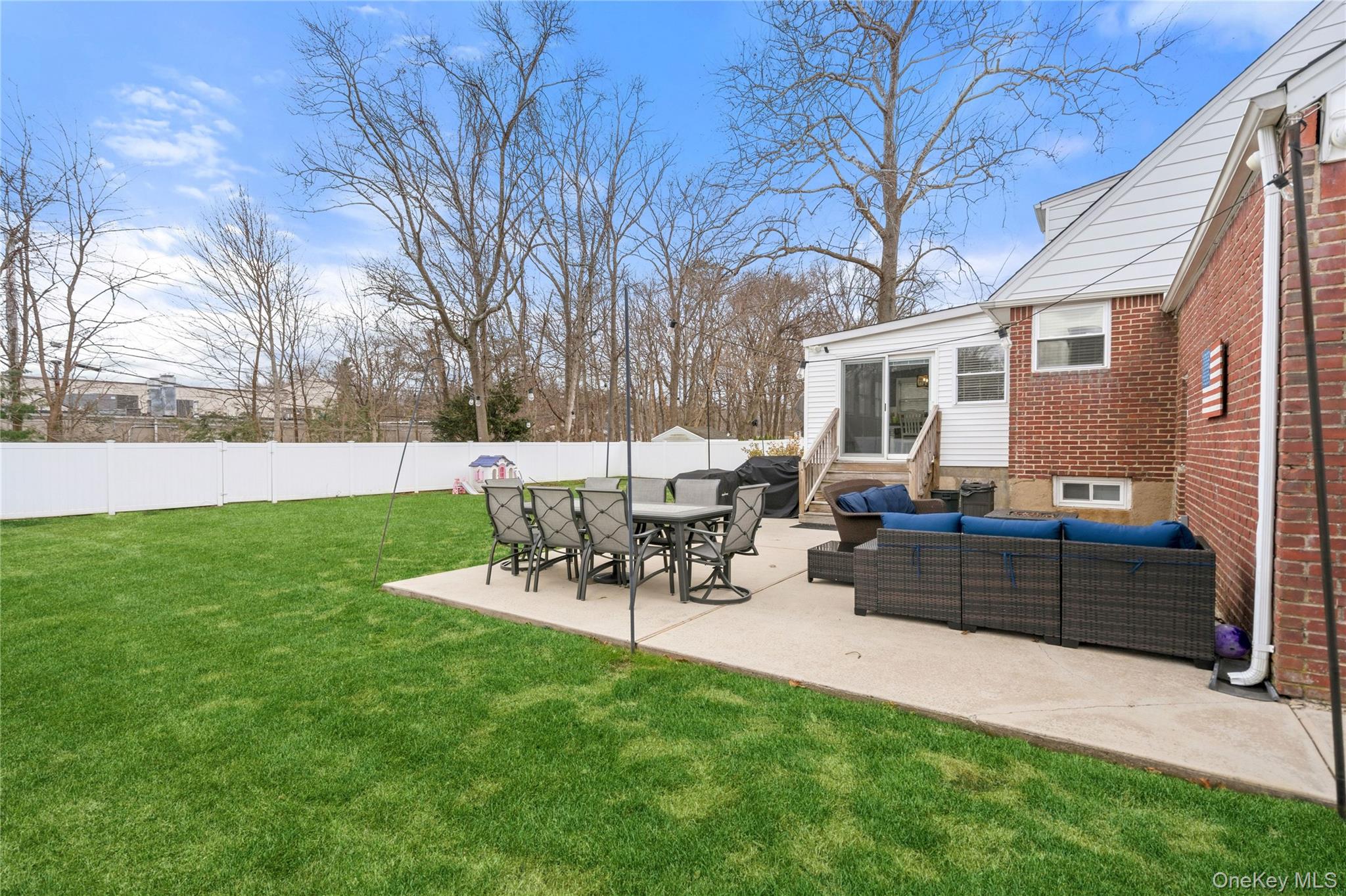 44 Robinson Street, Shoreham, NY 11786