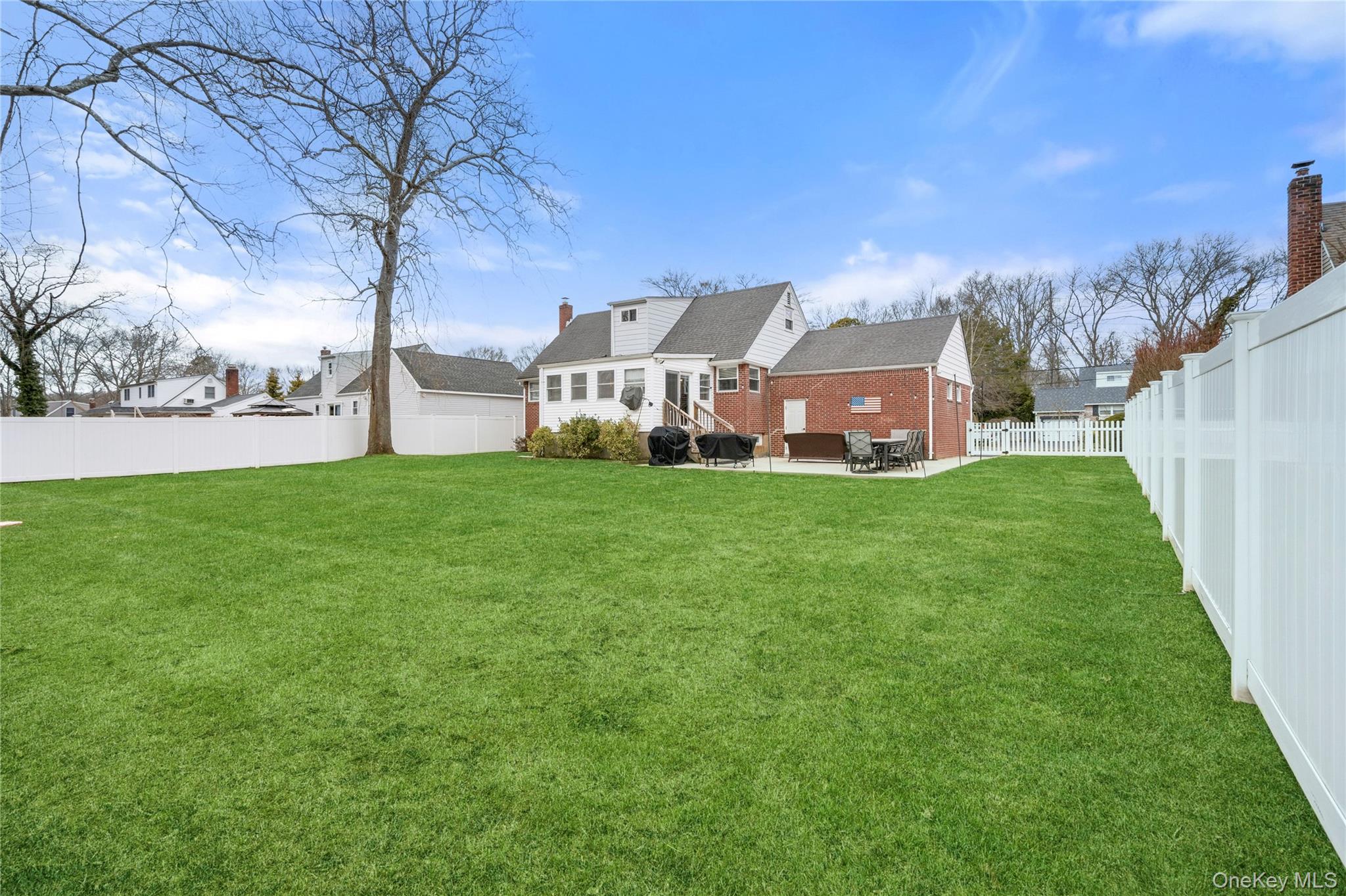 44 Robinson Street, Shoreham, NY 11786