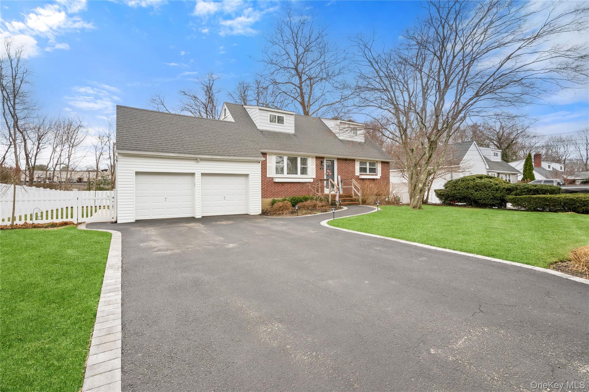 44 Robinson Street, Shoreham, NY 11786