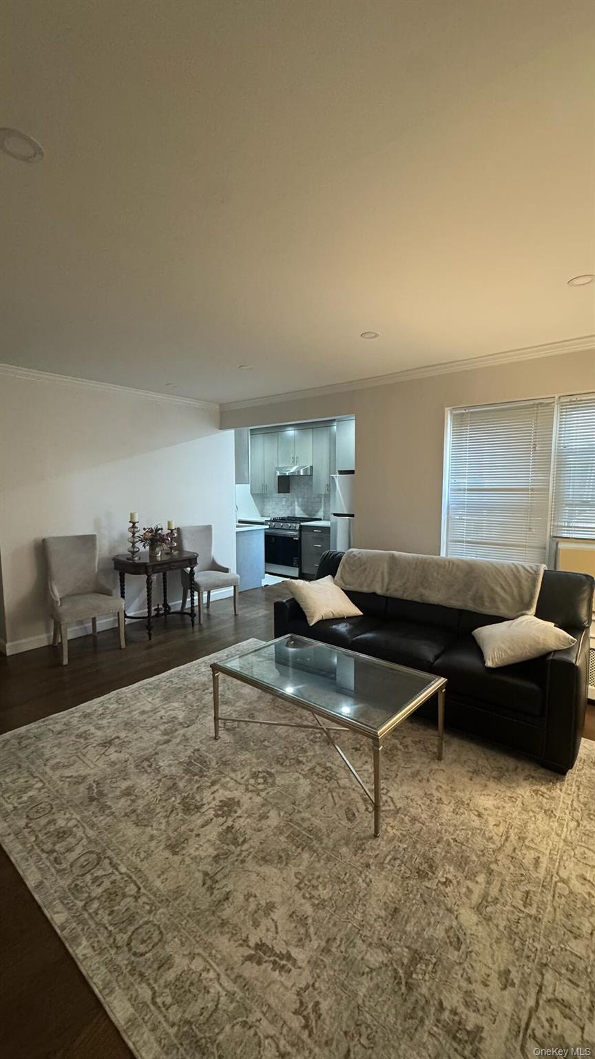 305 Sixth Ave # 4C, Pelham, NY 10803