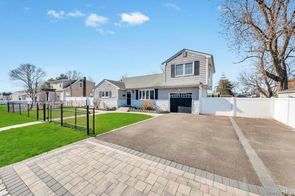 221 Cedar Court, Copiague, NY 11726