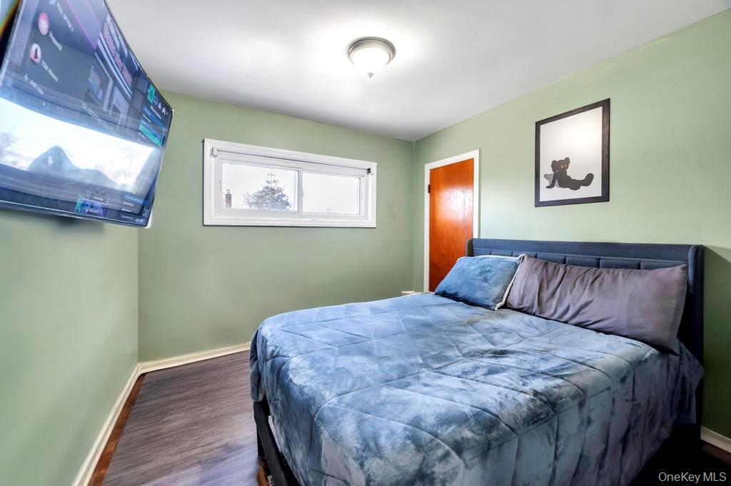 221 Cedar Court, Copiague, NY 11726