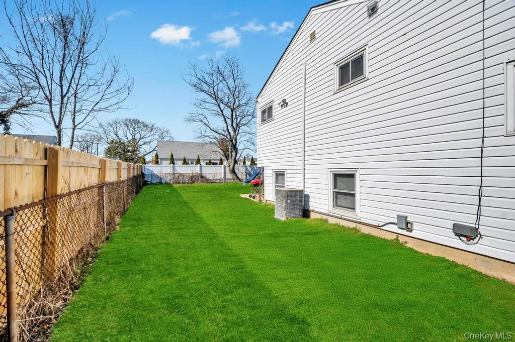 221 Cedar Court, Copiague, NY 11726