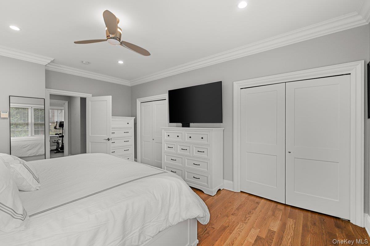 66 Arch Drive, Holbrook, NY 11741