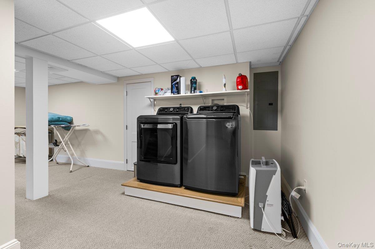 66 Arch Drive, Holbrook, NY 11741