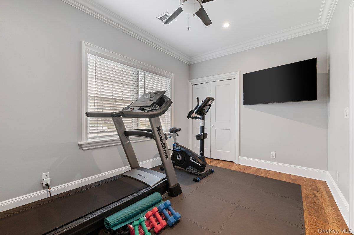 66 Arch Drive, Holbrook, NY 11741