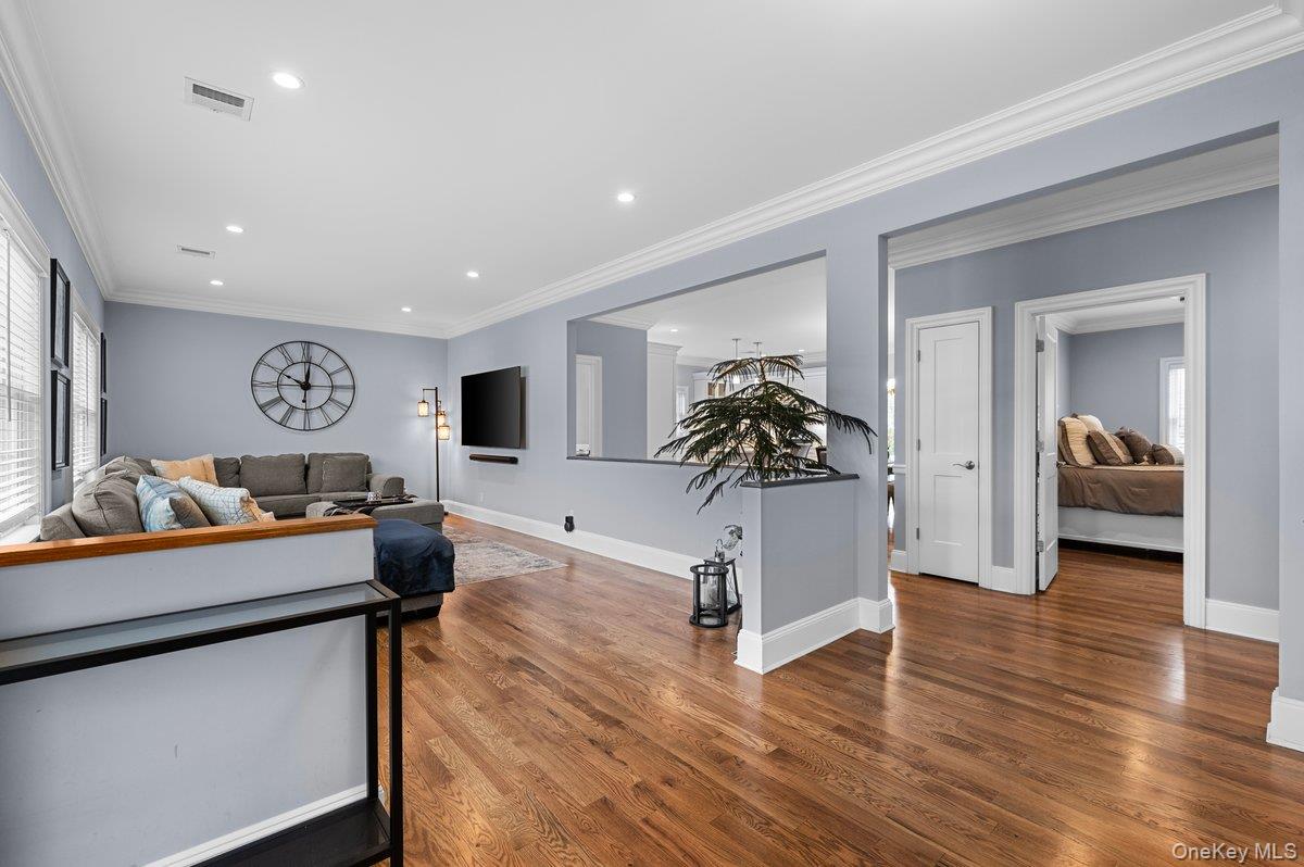 66 Arch Drive, Holbrook, NY 11741