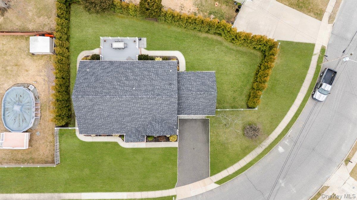 66 Arch Drive, Holbrook, NY 11741