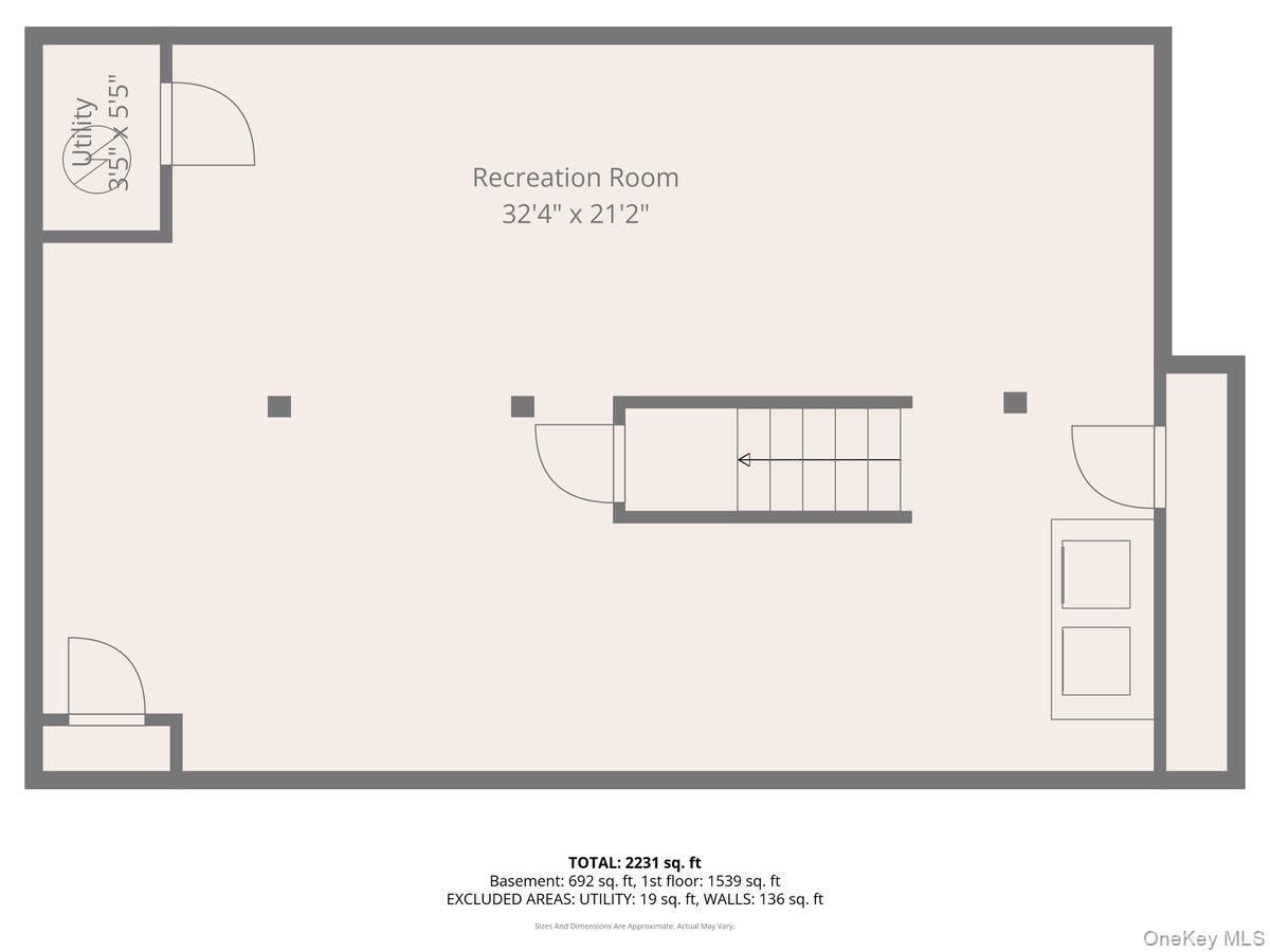 66 Arch Drive, Holbrook, NY 11741