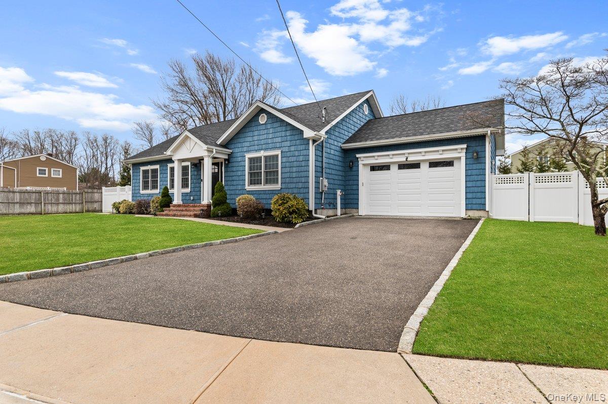 66 Arch Drive, Holbrook, NY 11741