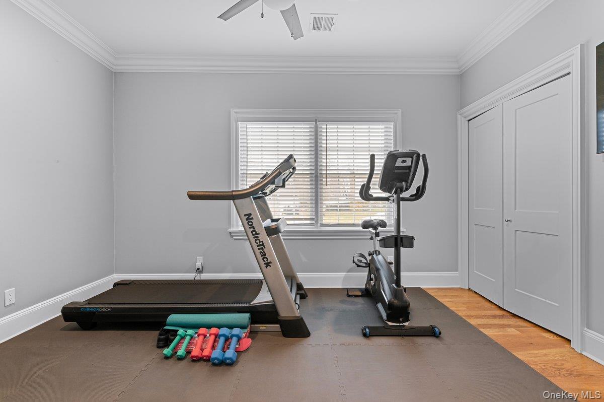 66 Arch Drive, Holbrook, NY 11741