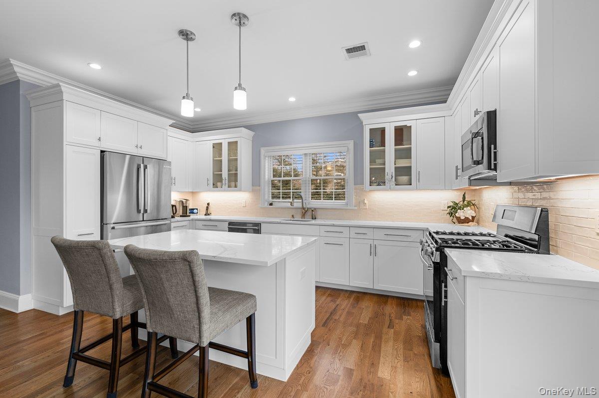 66 Arch Drive, Holbrook, NY 11741