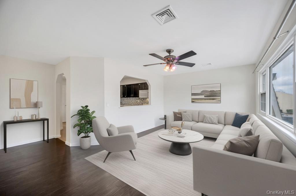 1 Atlantic Avenue # 74, Farmingdale, NY 11735