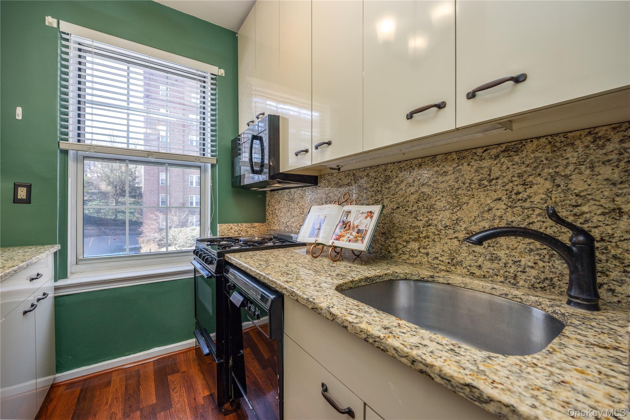 25 Parkview Avenue # 2K, Bronxville, NY 10708