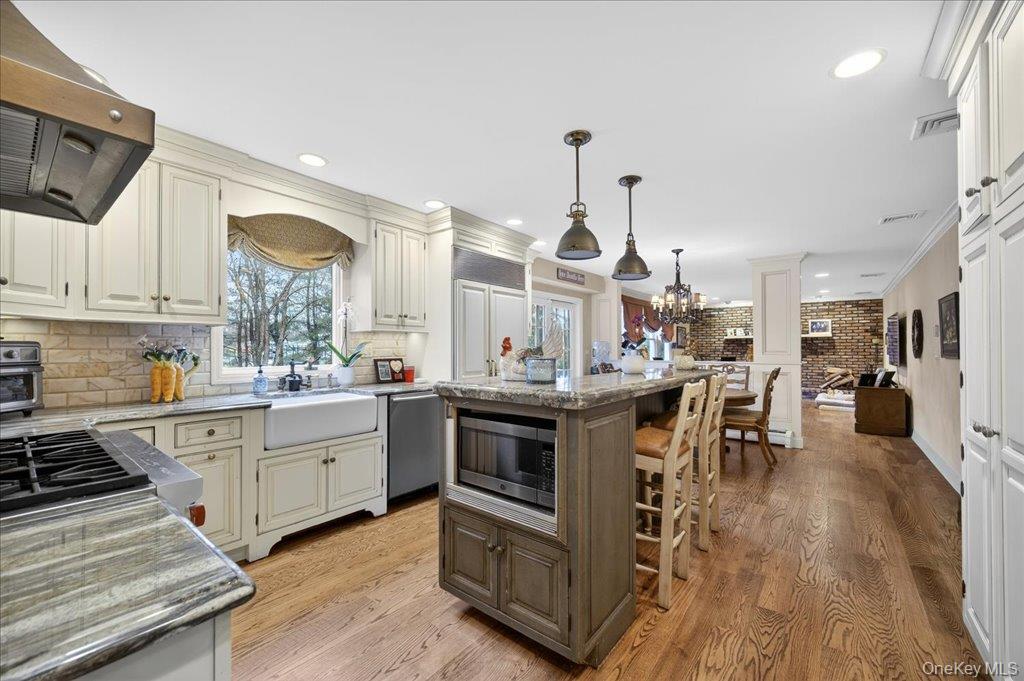 10 Evergreen Court, Suffern, NY 10901