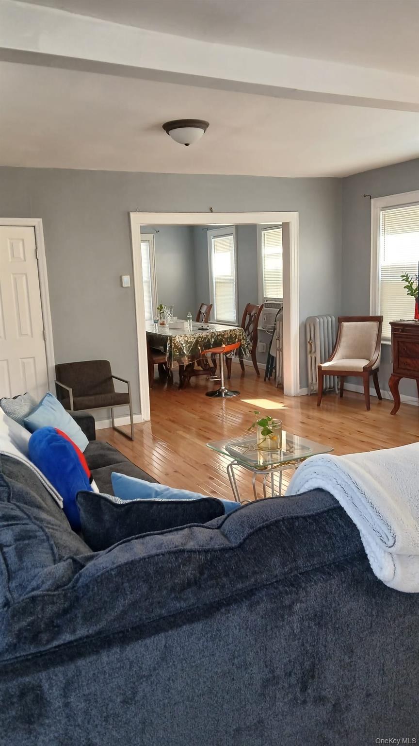 11633 198th Street, Saint Albans, NY 11412