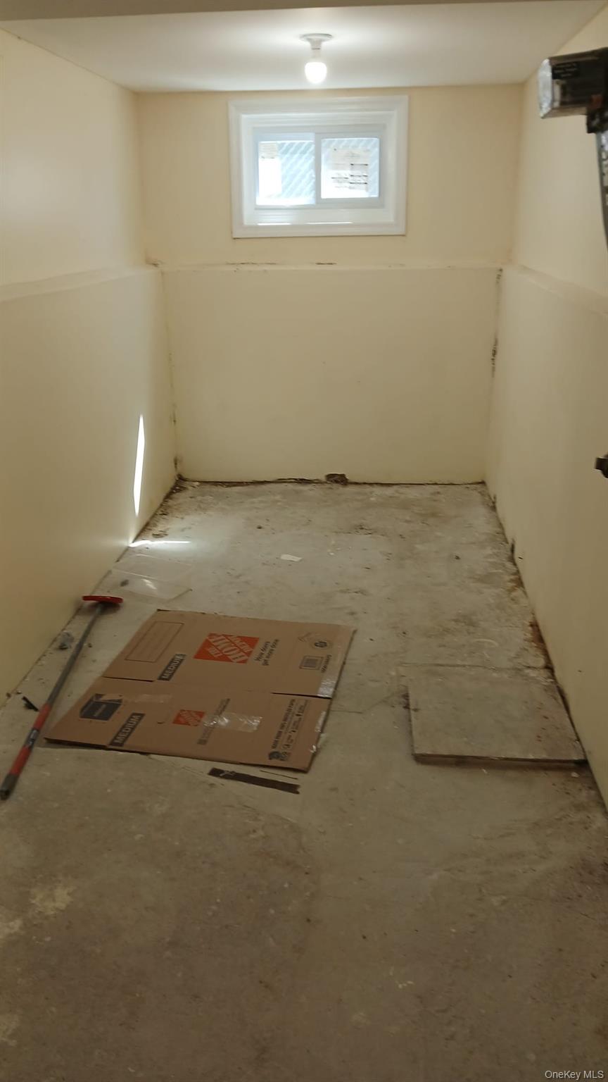 11633 198th Street, Saint Albans, NY 11412