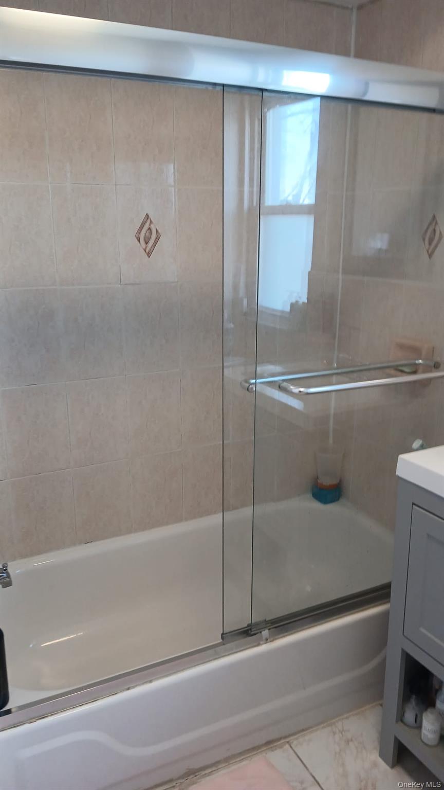 11633 198th Street, Saint Albans, NY 11412