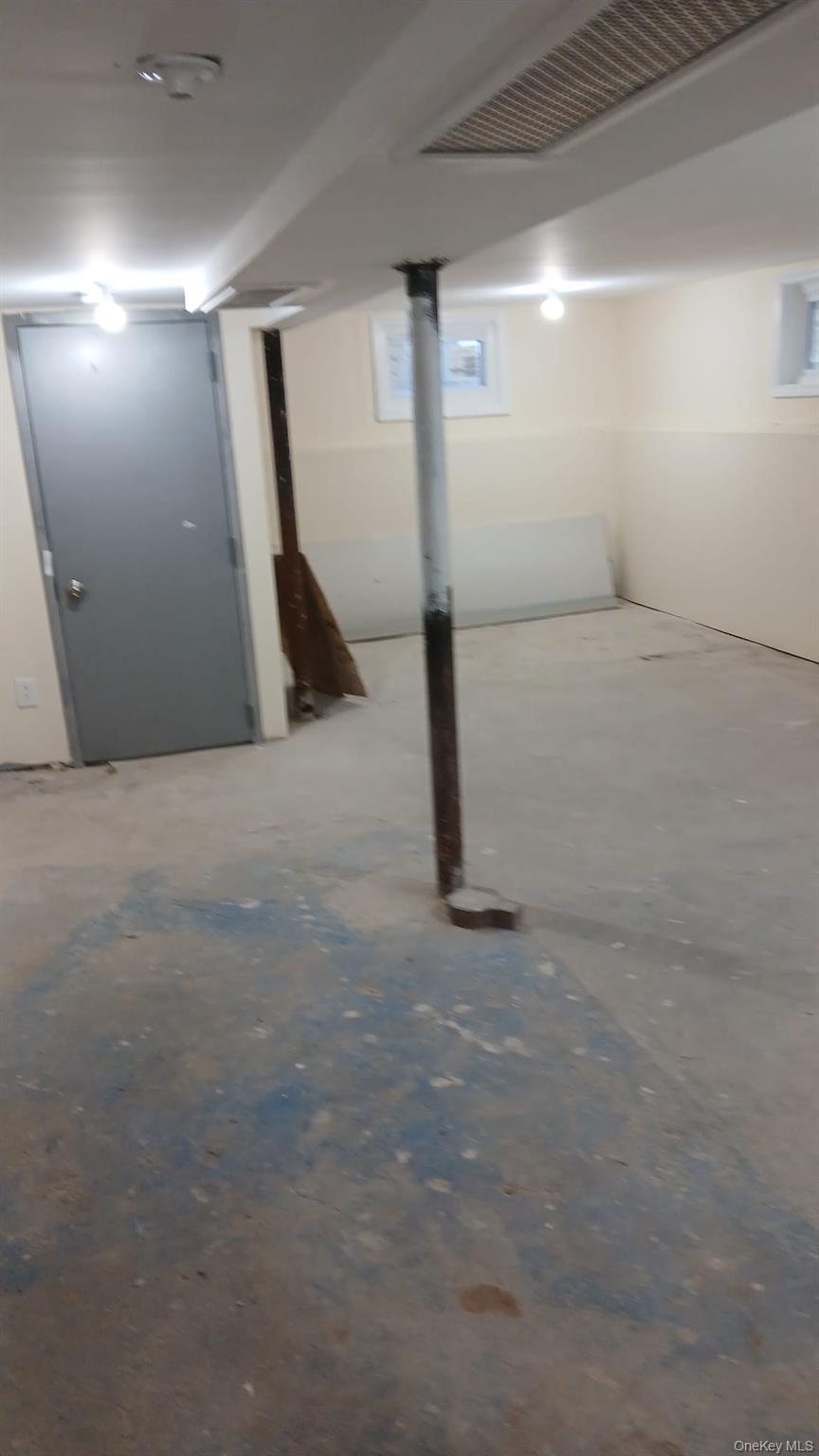 11633 198th Street, Saint Albans, NY 11412