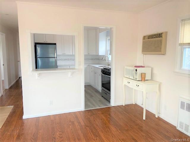 77 Kentucky Street # Upper, Long Beach, NY 11561