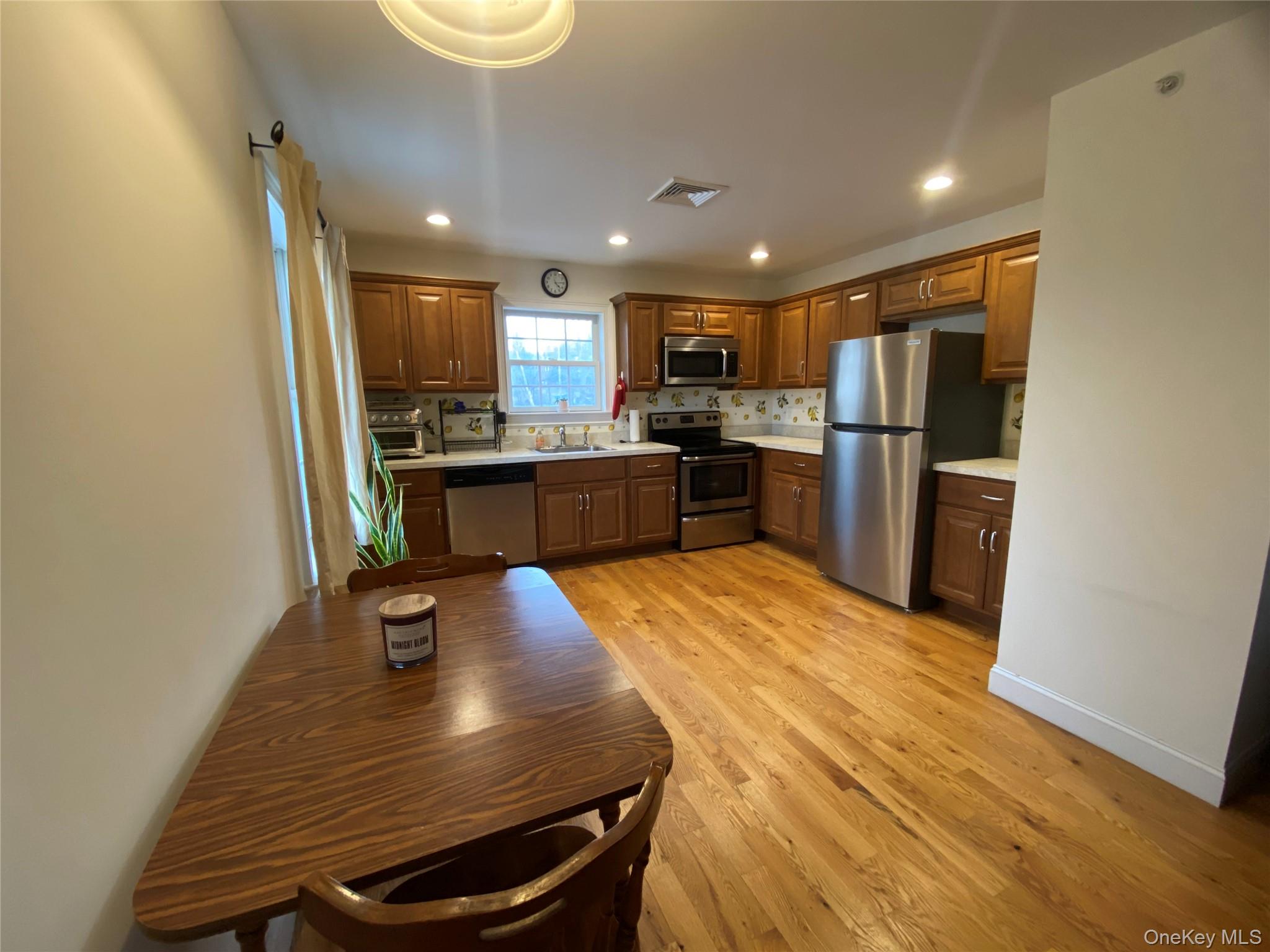 27 N Main Street # C, Florida, NY 10921