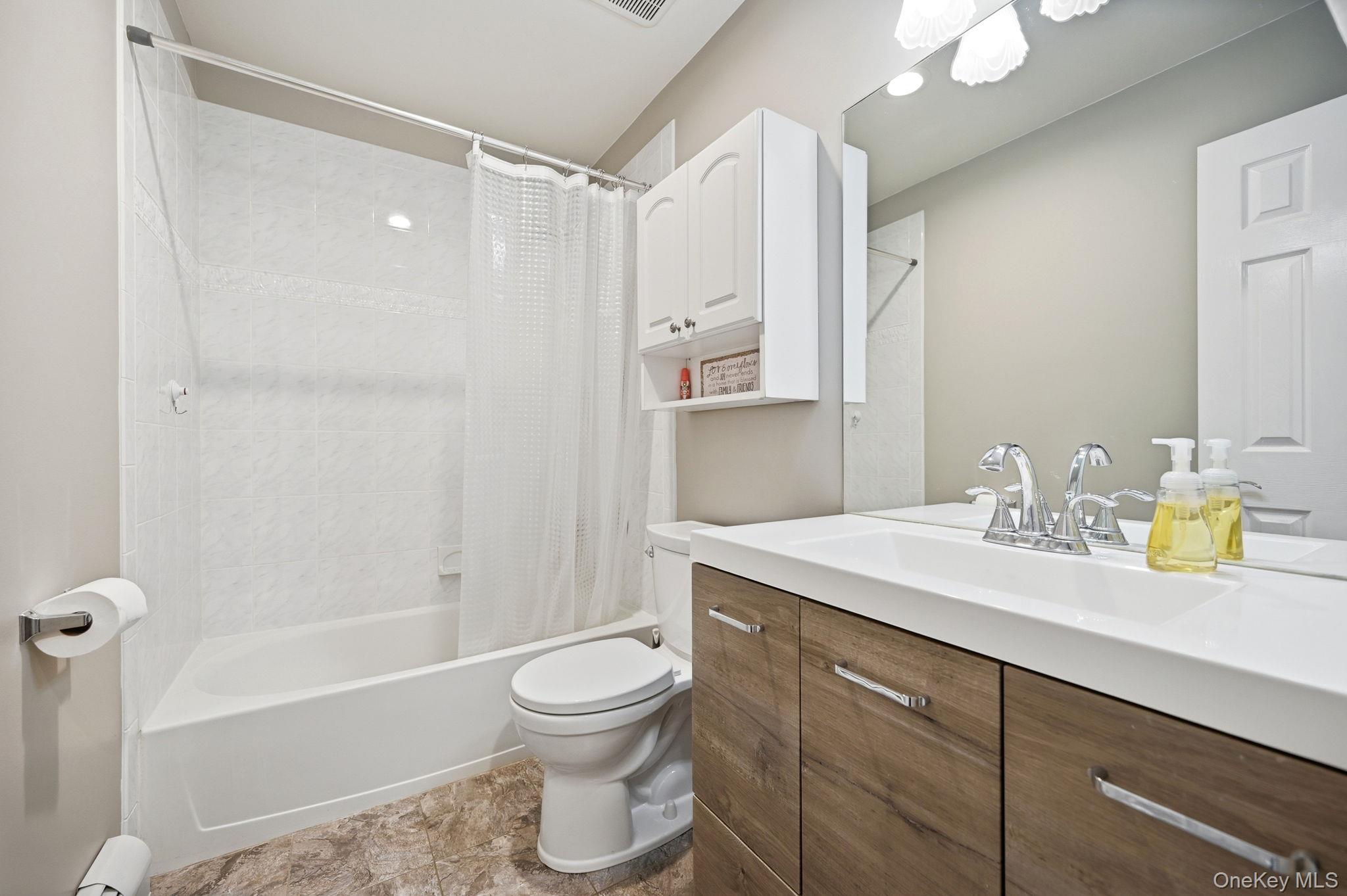 1 Penny Lane, West Nyack, NY 10994