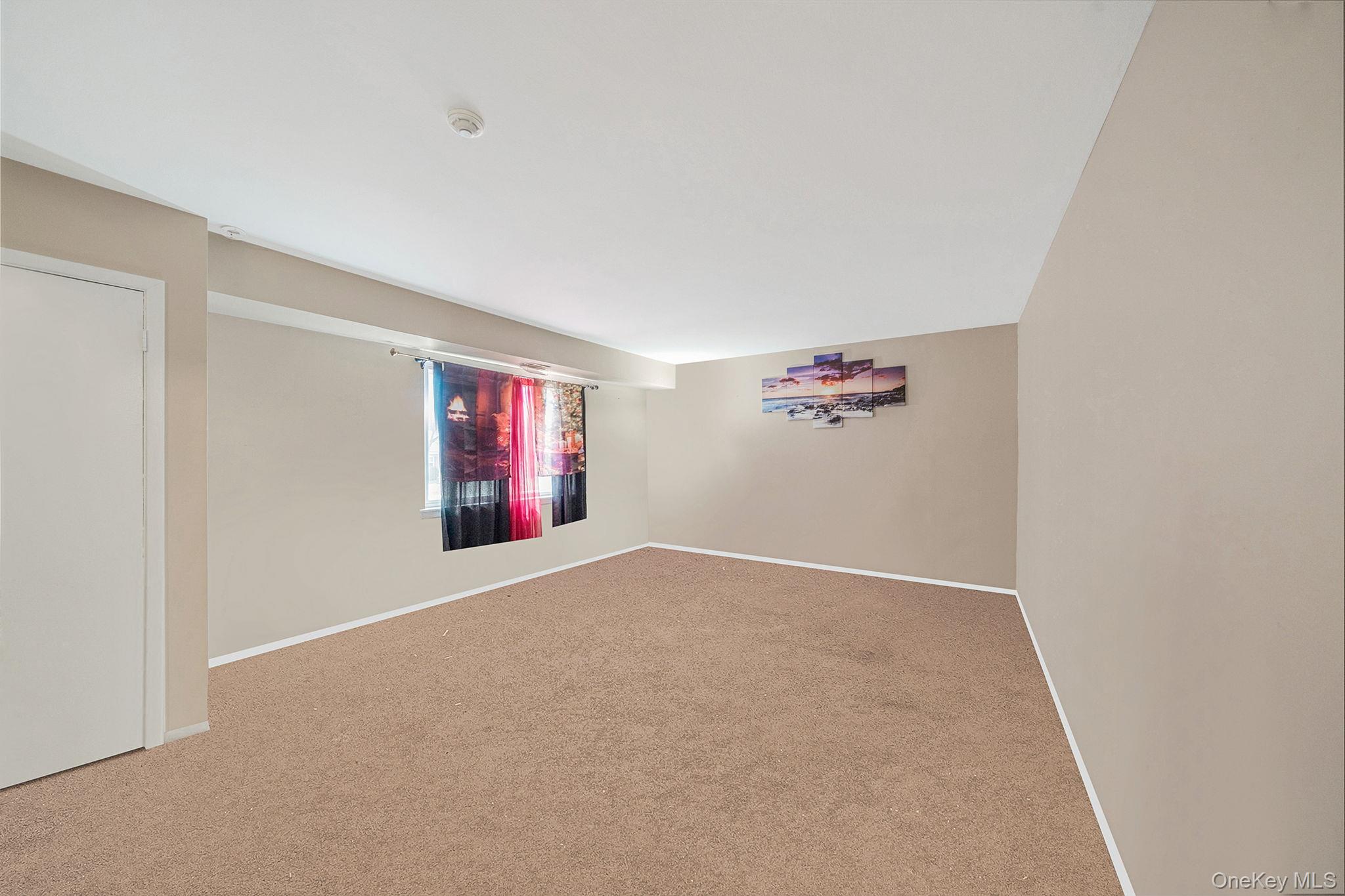 222 Pointe Circle N # 2, Coram, NY 11727