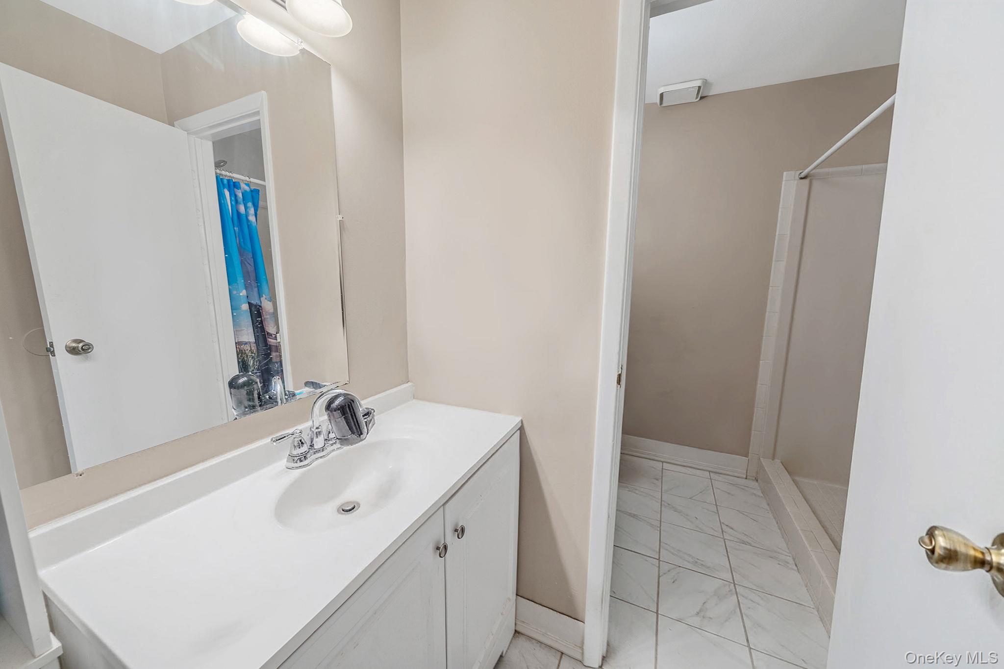 222 Pointe Circle N # 2, Coram, NY 11727