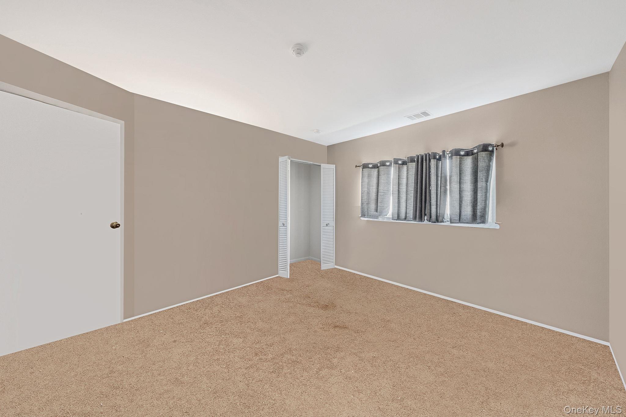 222 Pointe Circle N # 2, Coram, NY 11727