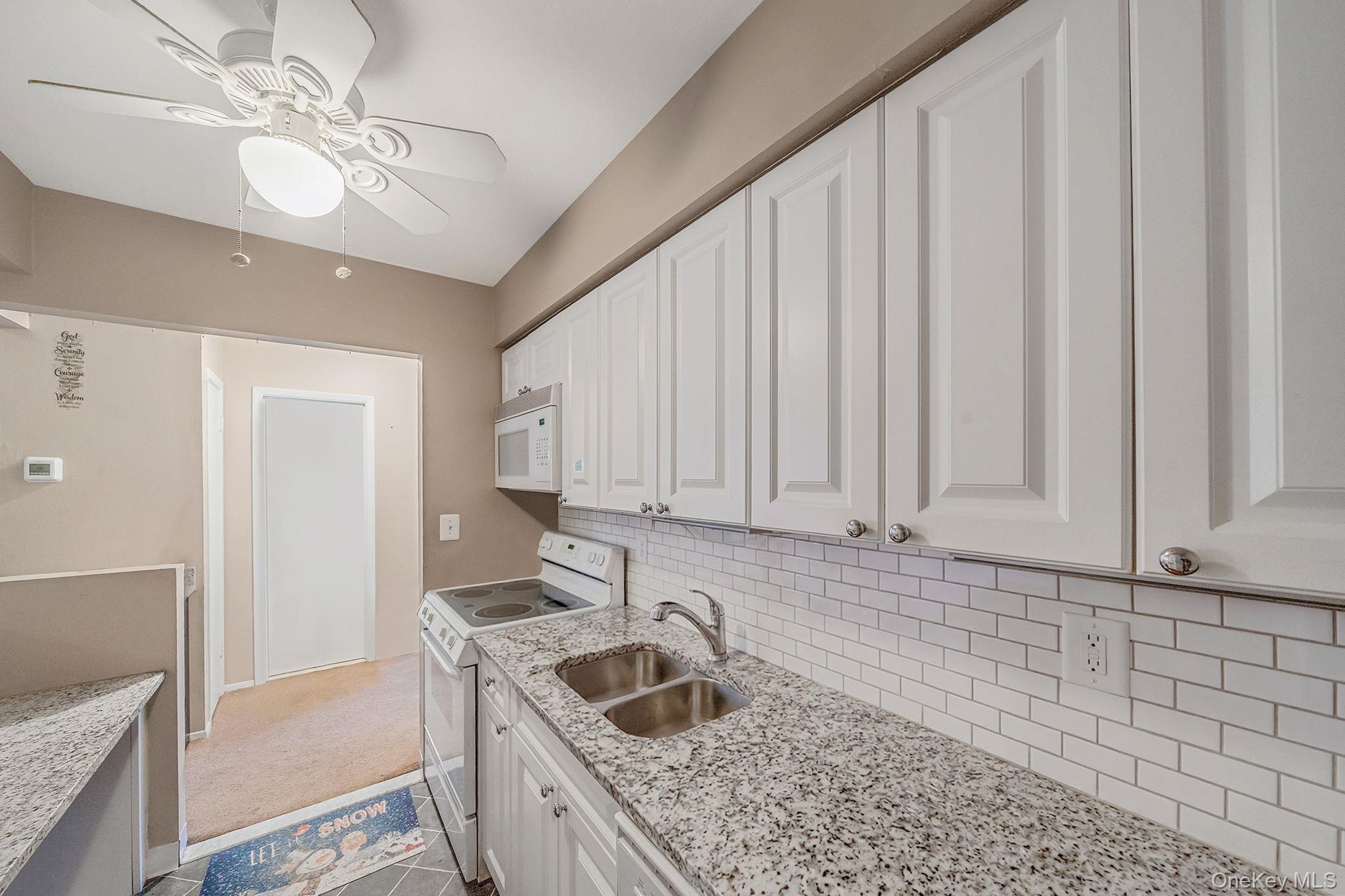 222 Pointe Circle N # 2, Coram, NY 11727