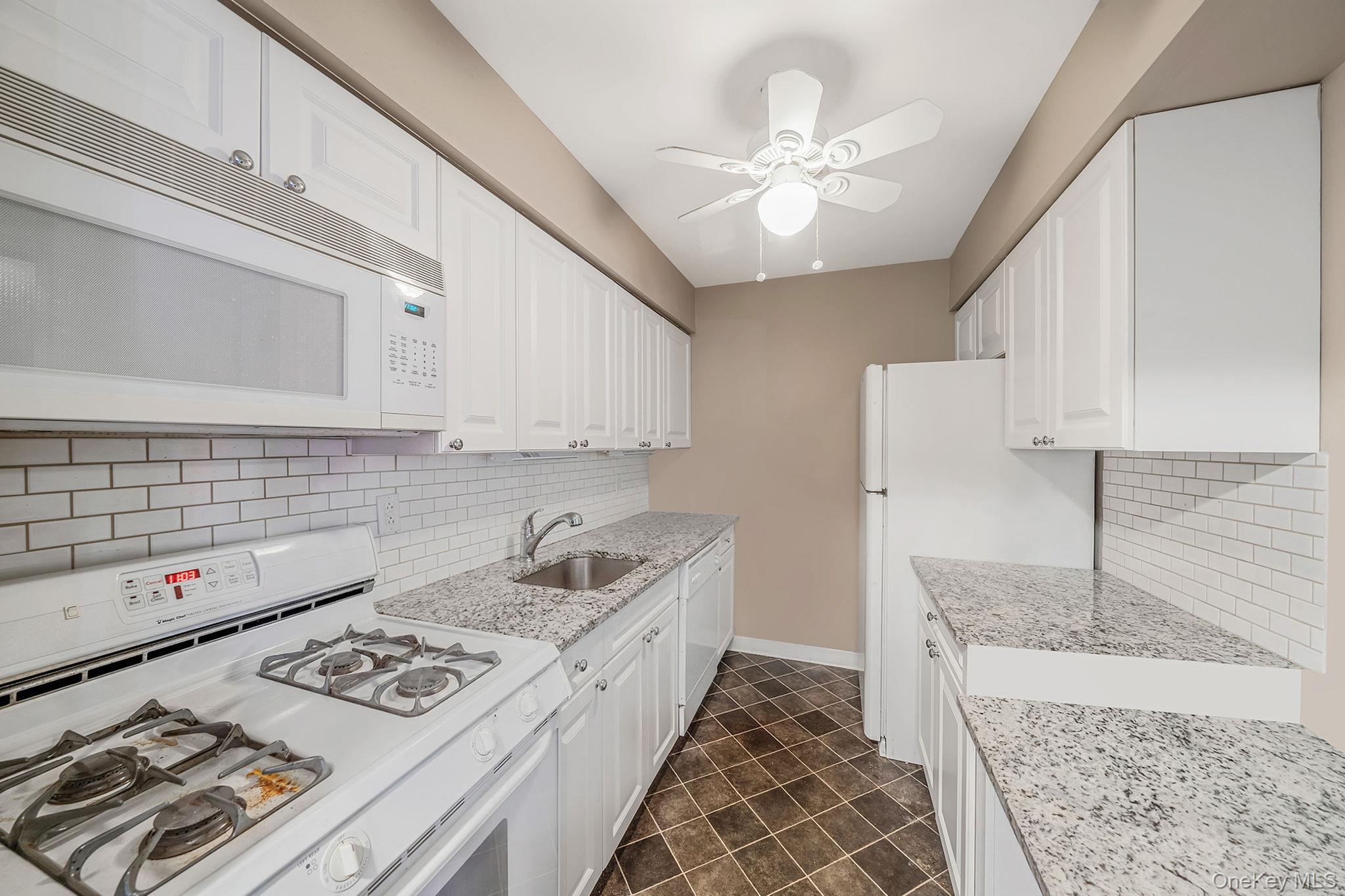 222 Pointe Circle N # 2, Coram, NY 11727