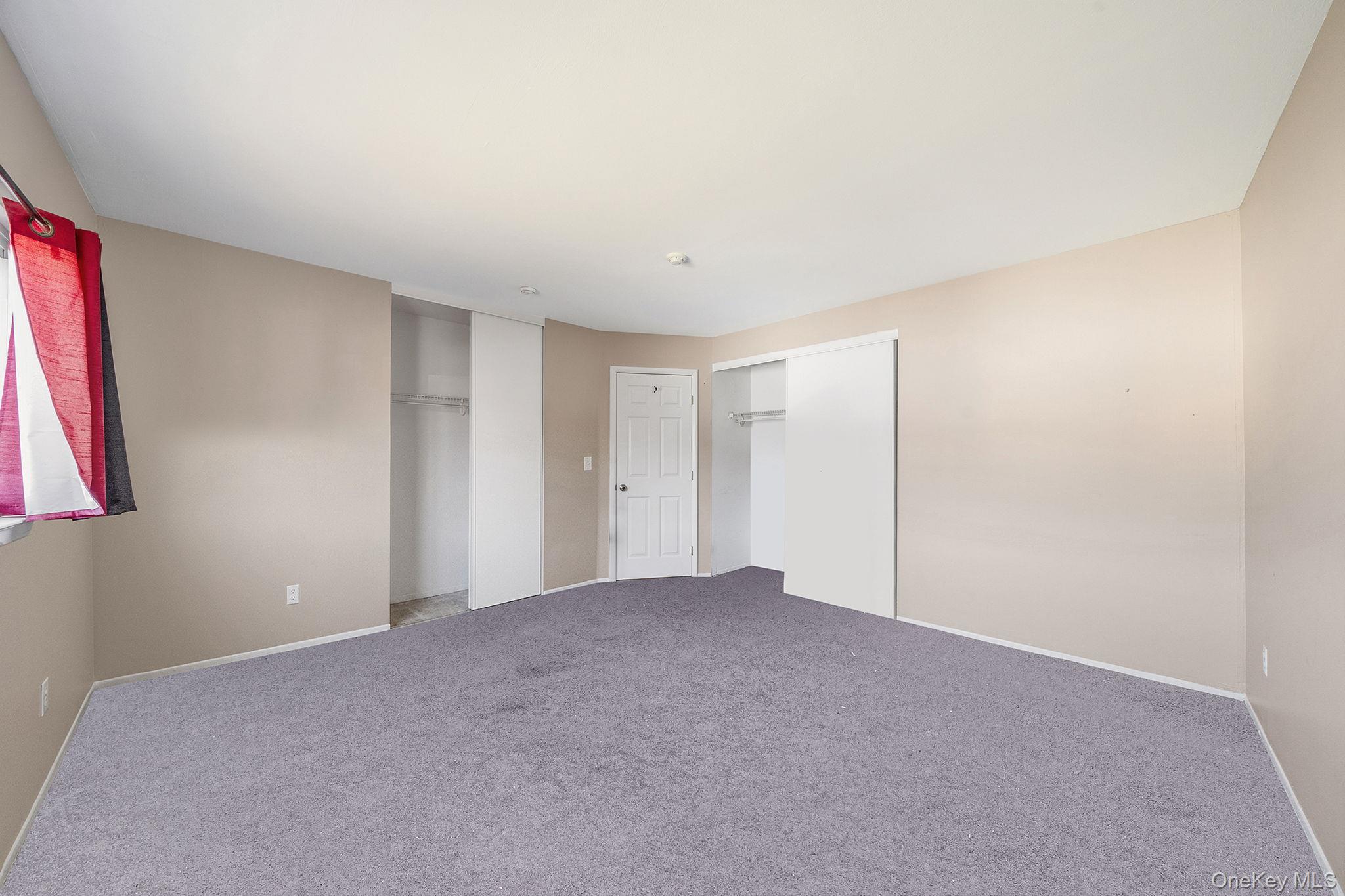 222 Pointe Circle N # 2, Coram, NY 11727