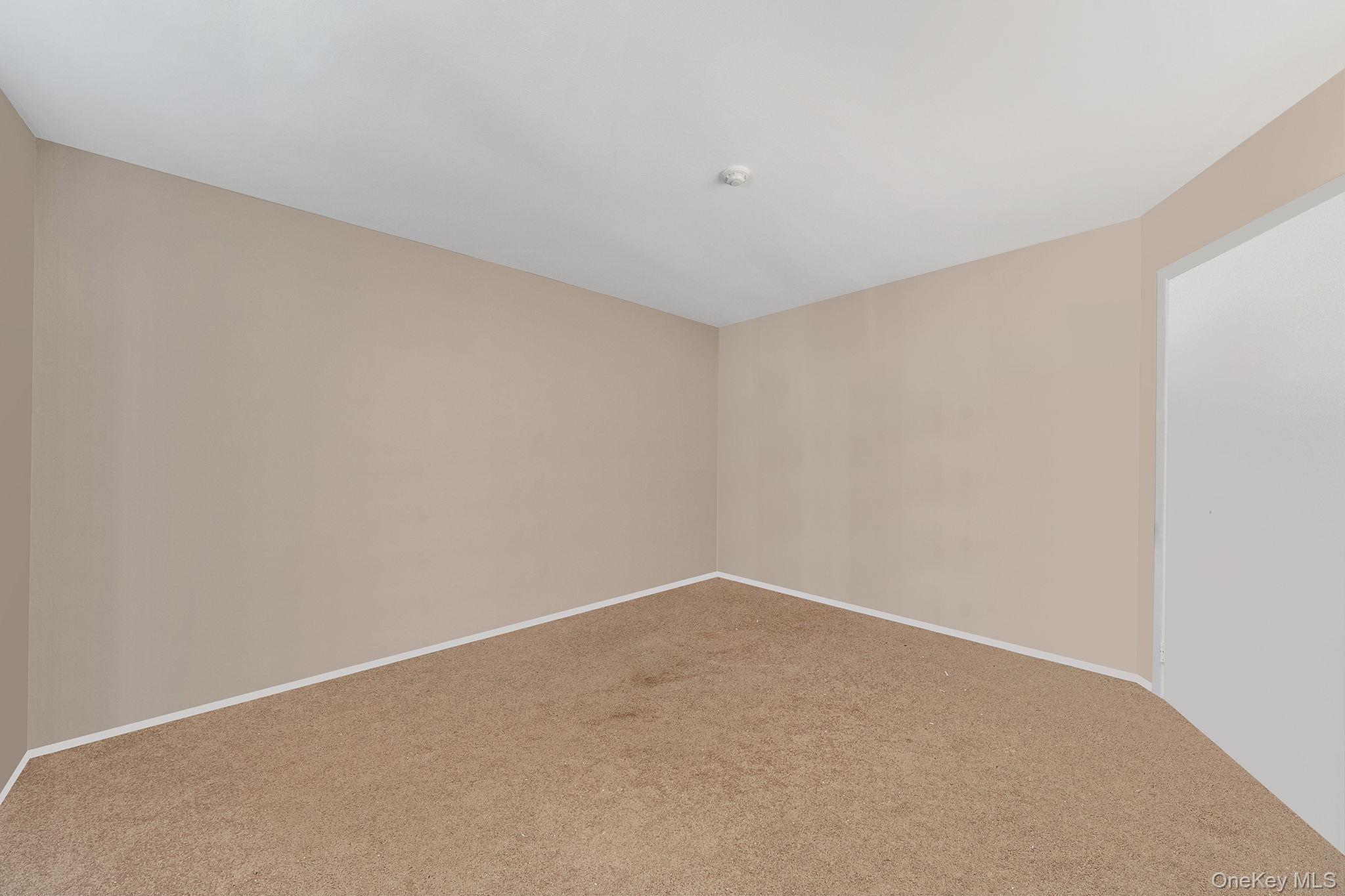 222 Pointe Circle N # 2, Coram, NY 11727