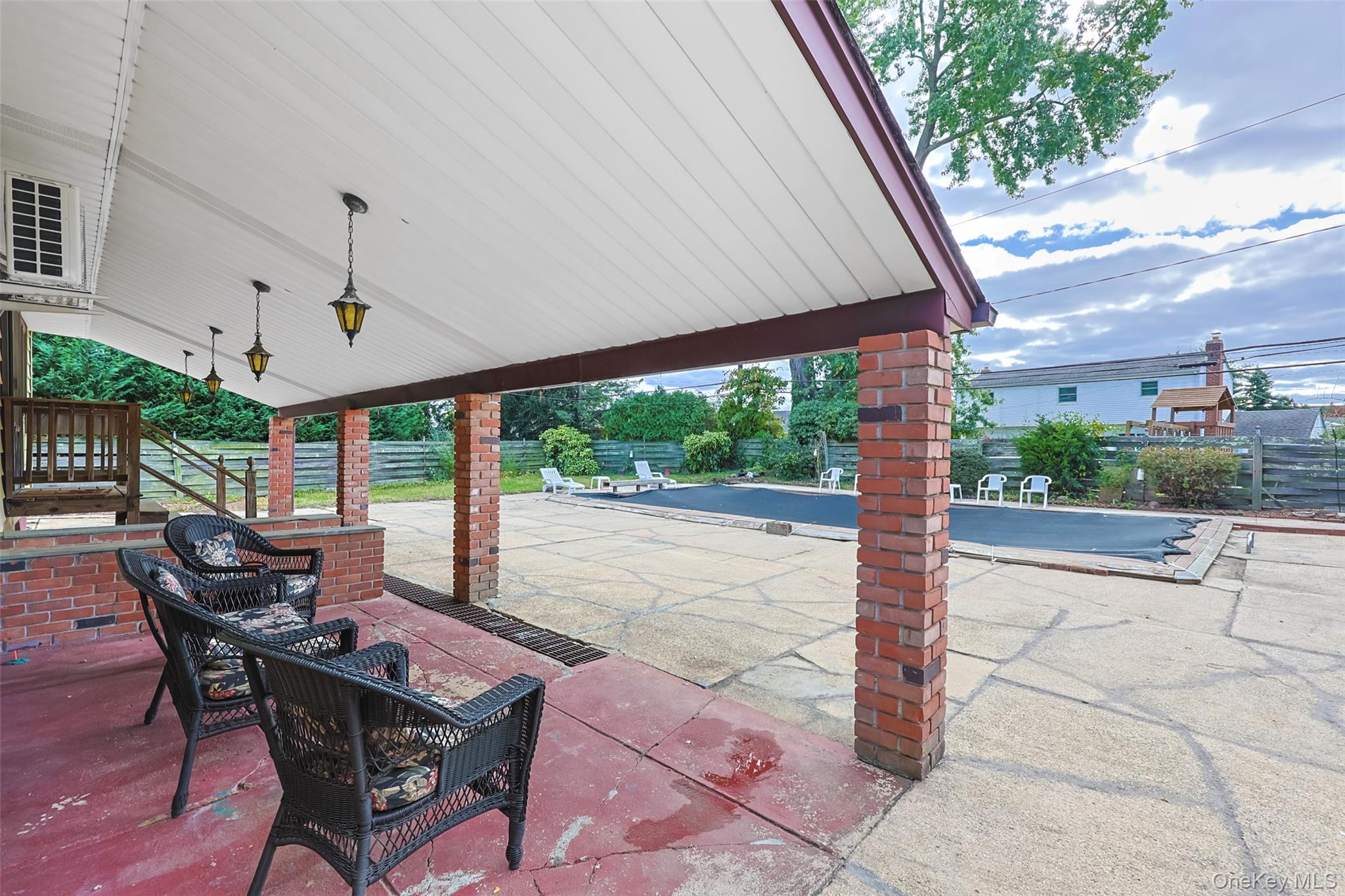 15 Alexander Drive, Syosset, NY 11791