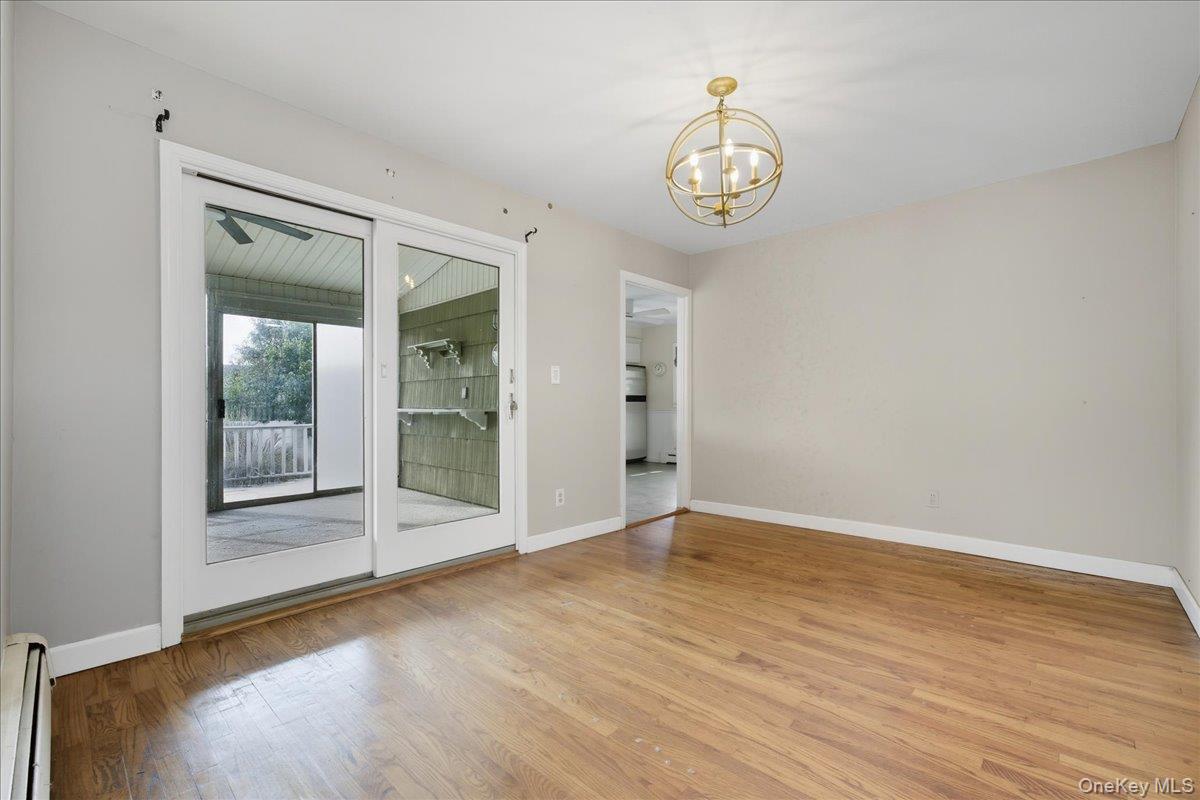 215 W Granada Avenue, Lindenhurst, NY 11757