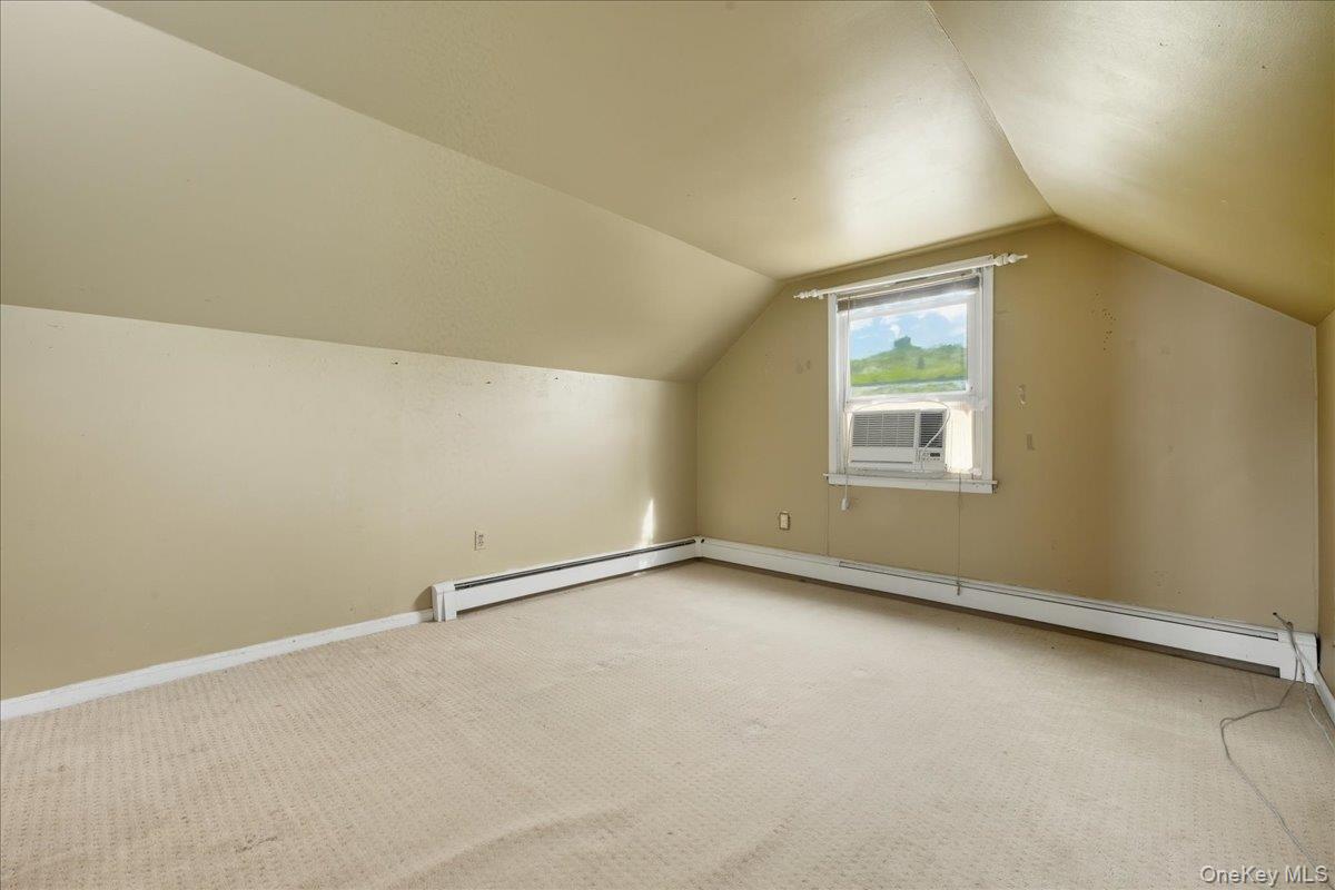 215 W Granada Avenue, Lindenhurst, NY 11757