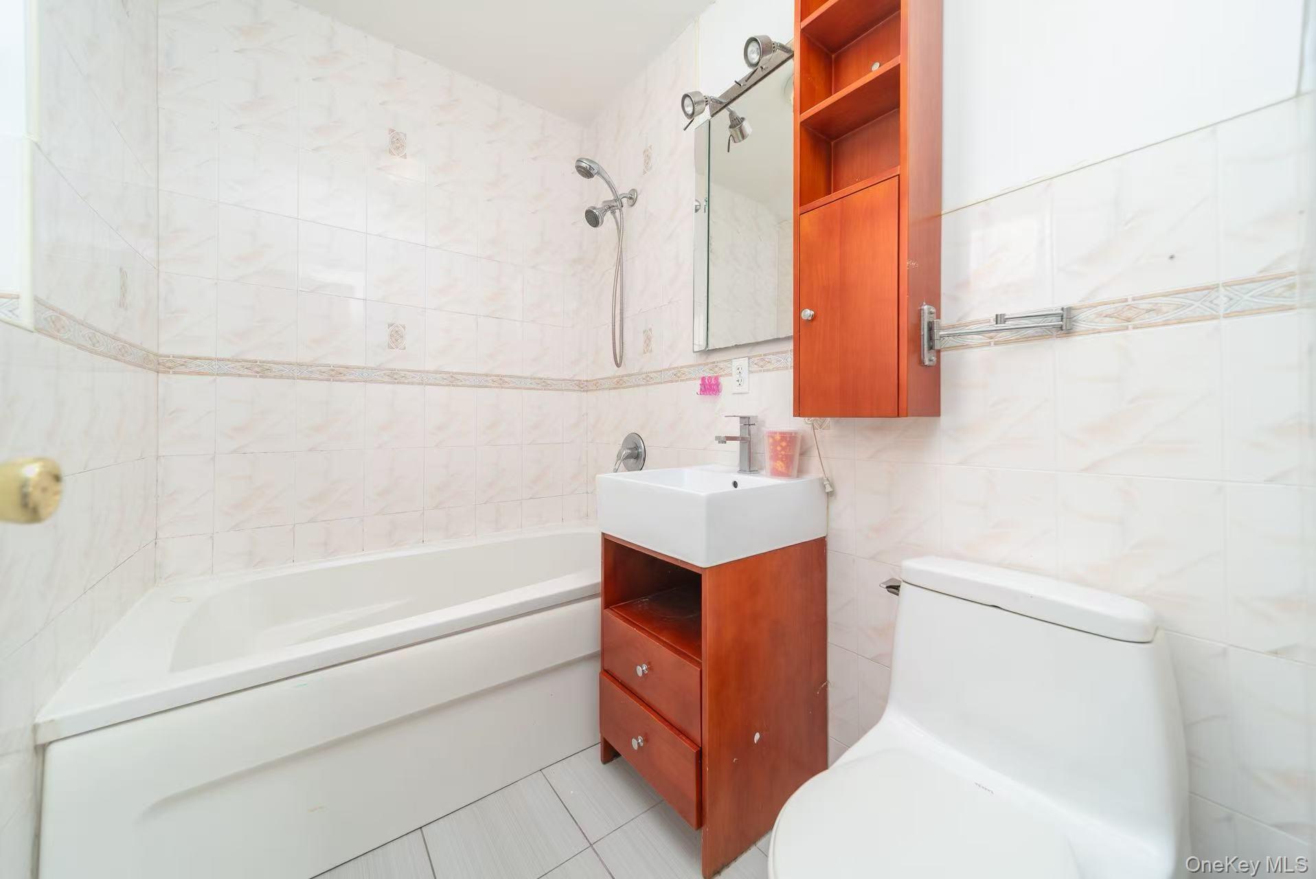 1423 116th Street, College Point, NY 11356