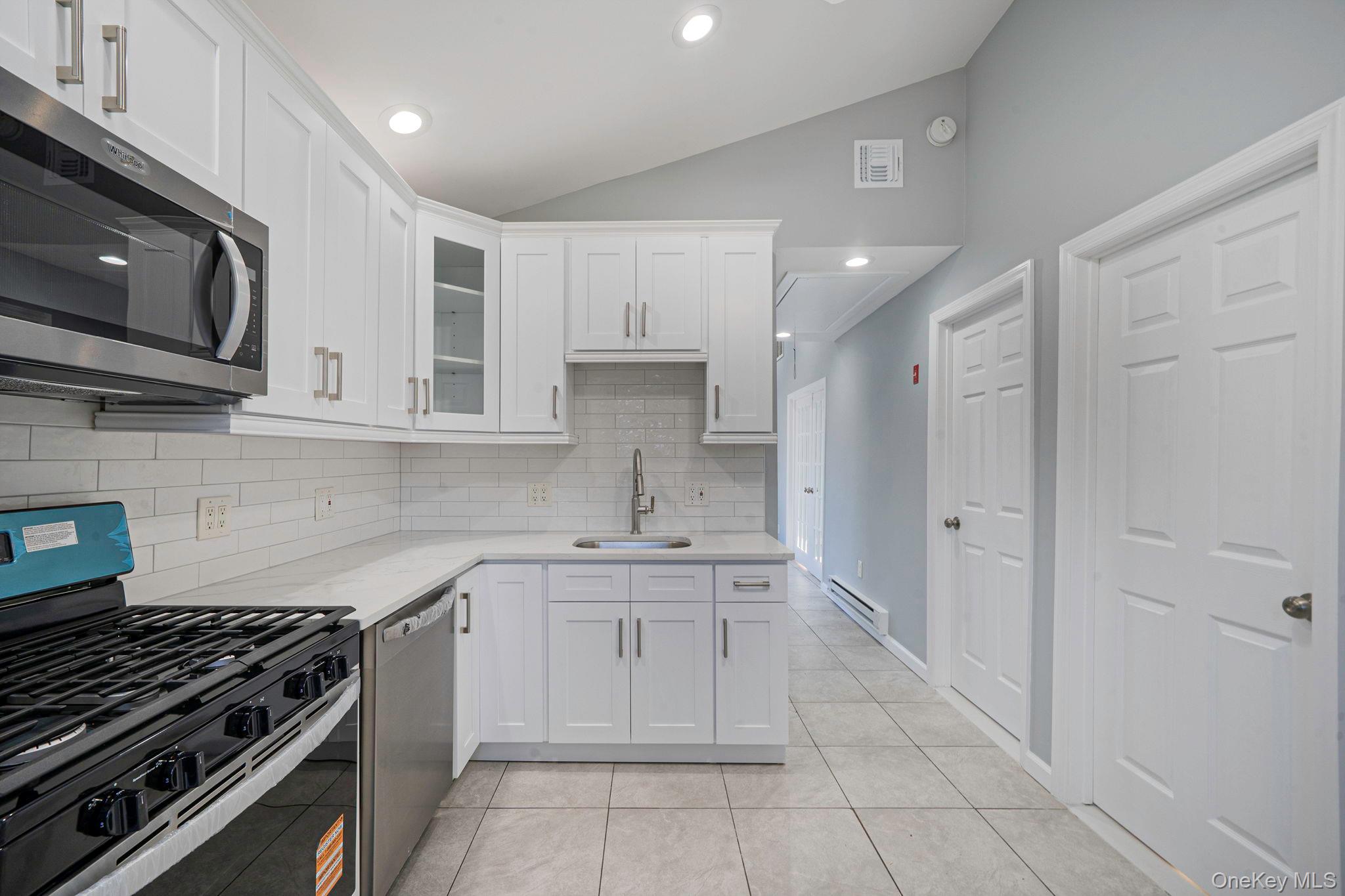 42 Oak Drive, Riverhead, NY 11901