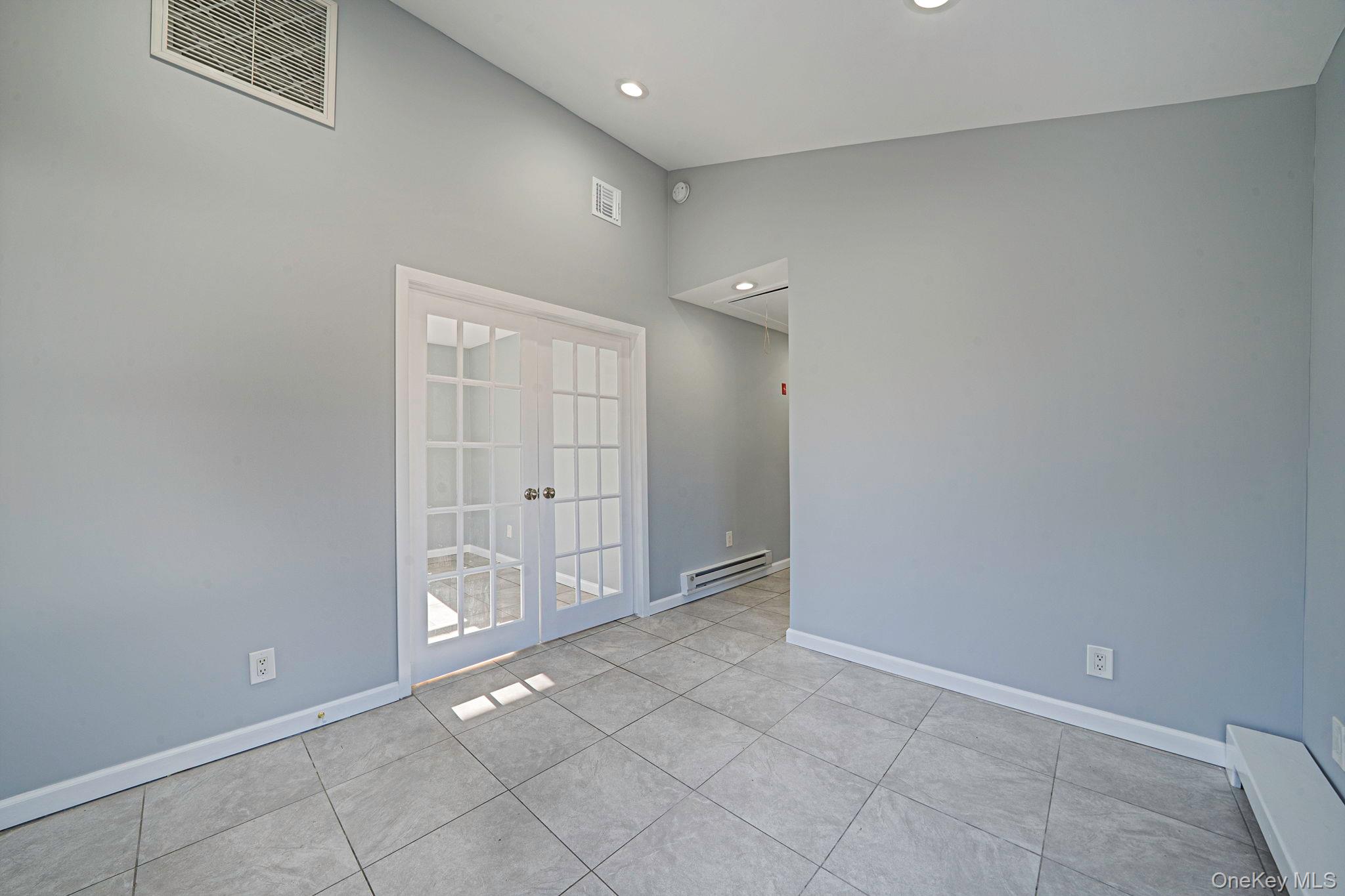 42 Oak Drive, Riverhead, NY 11901